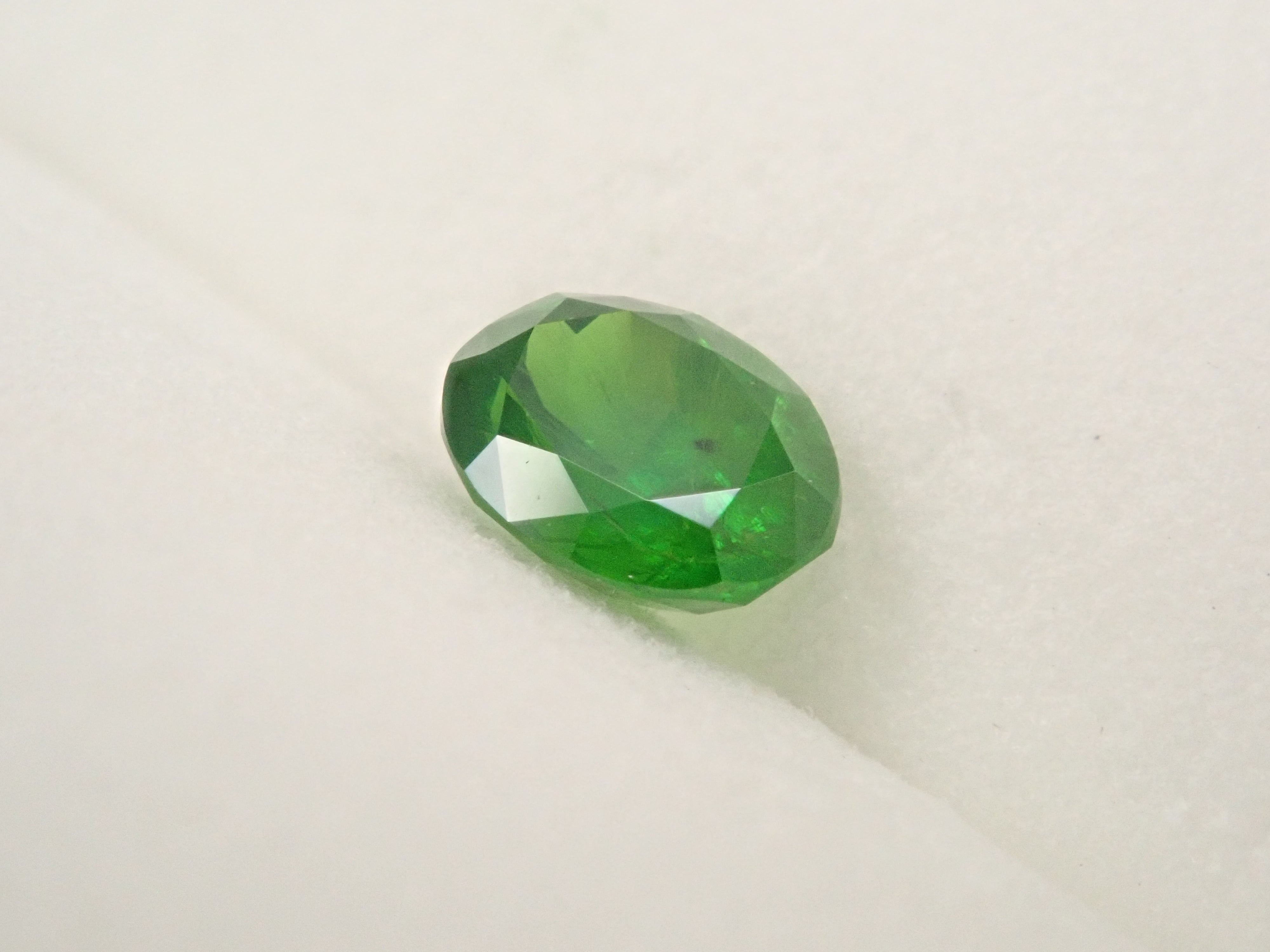[12560902] Russian Demantoid Garnet (Horsetail) 0.487ct Loose Stone