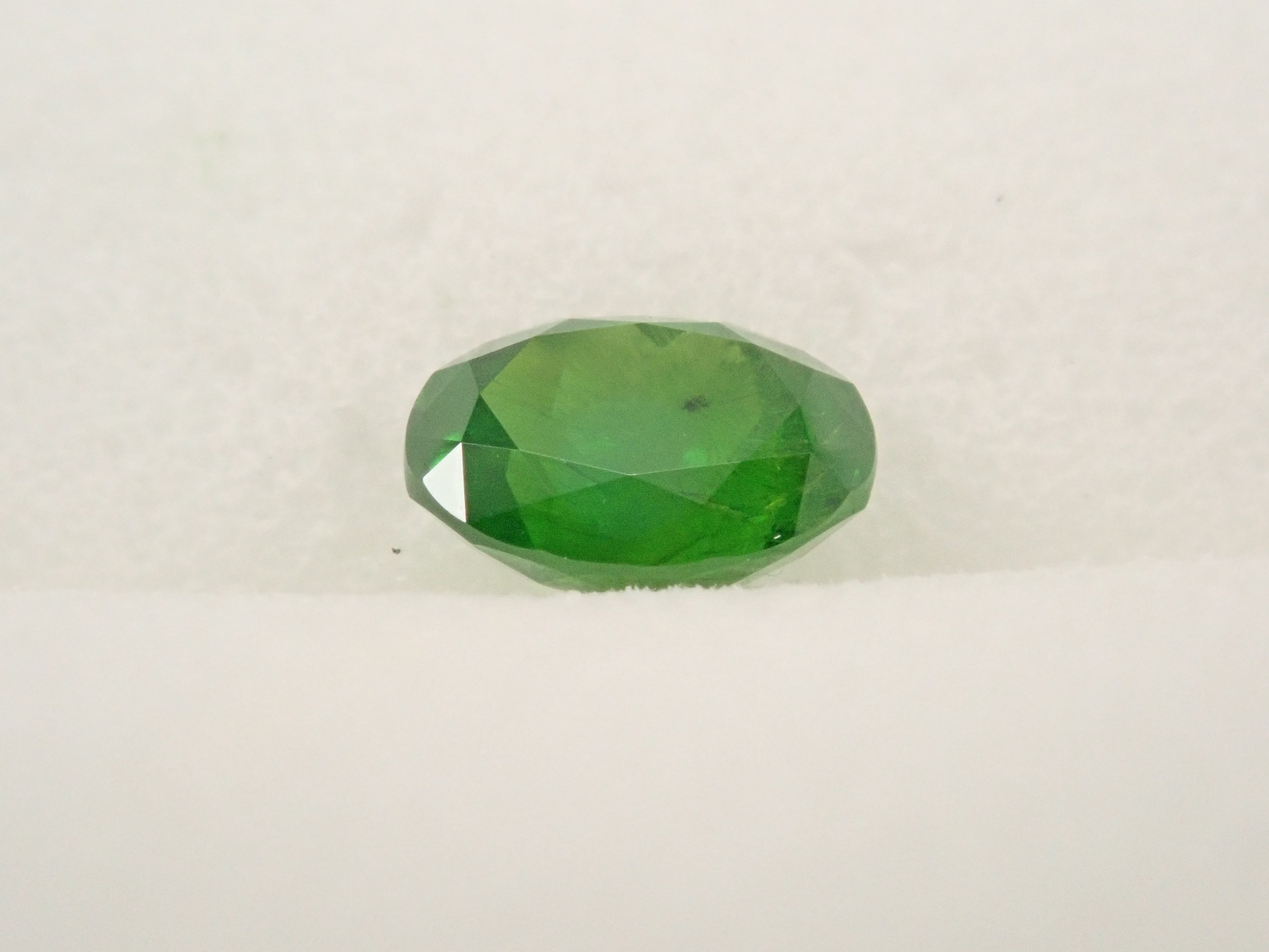 [12560902] Russian Demantoid Garnet (Horsetail) 0.487ct Loose Stone