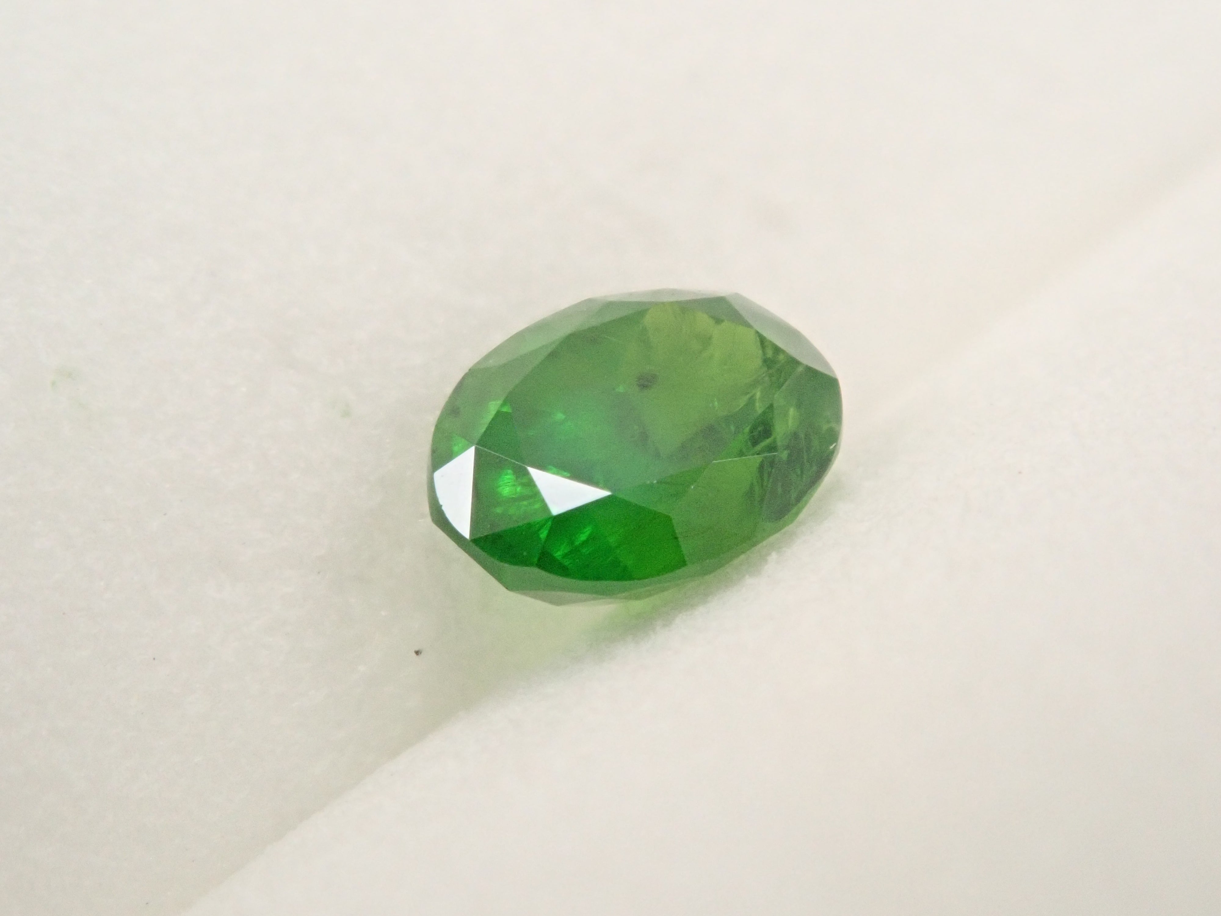 [12560902] Russian Demantoid Garnet (Horsetail) 0.487ct Loose Stone