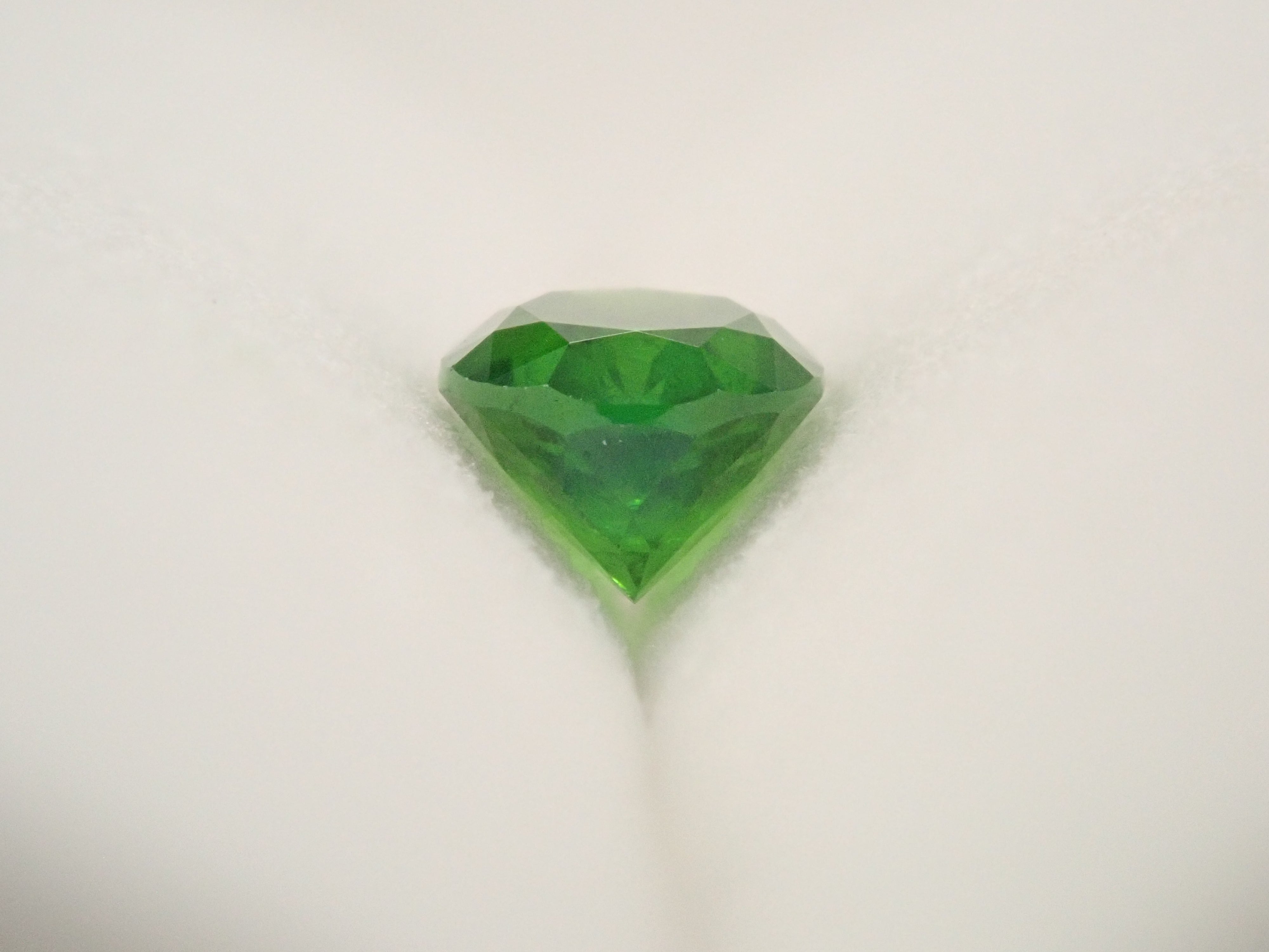 [12560902] Russian Demantoid Garnet (Horsetail) 0.487ct Loose Stone