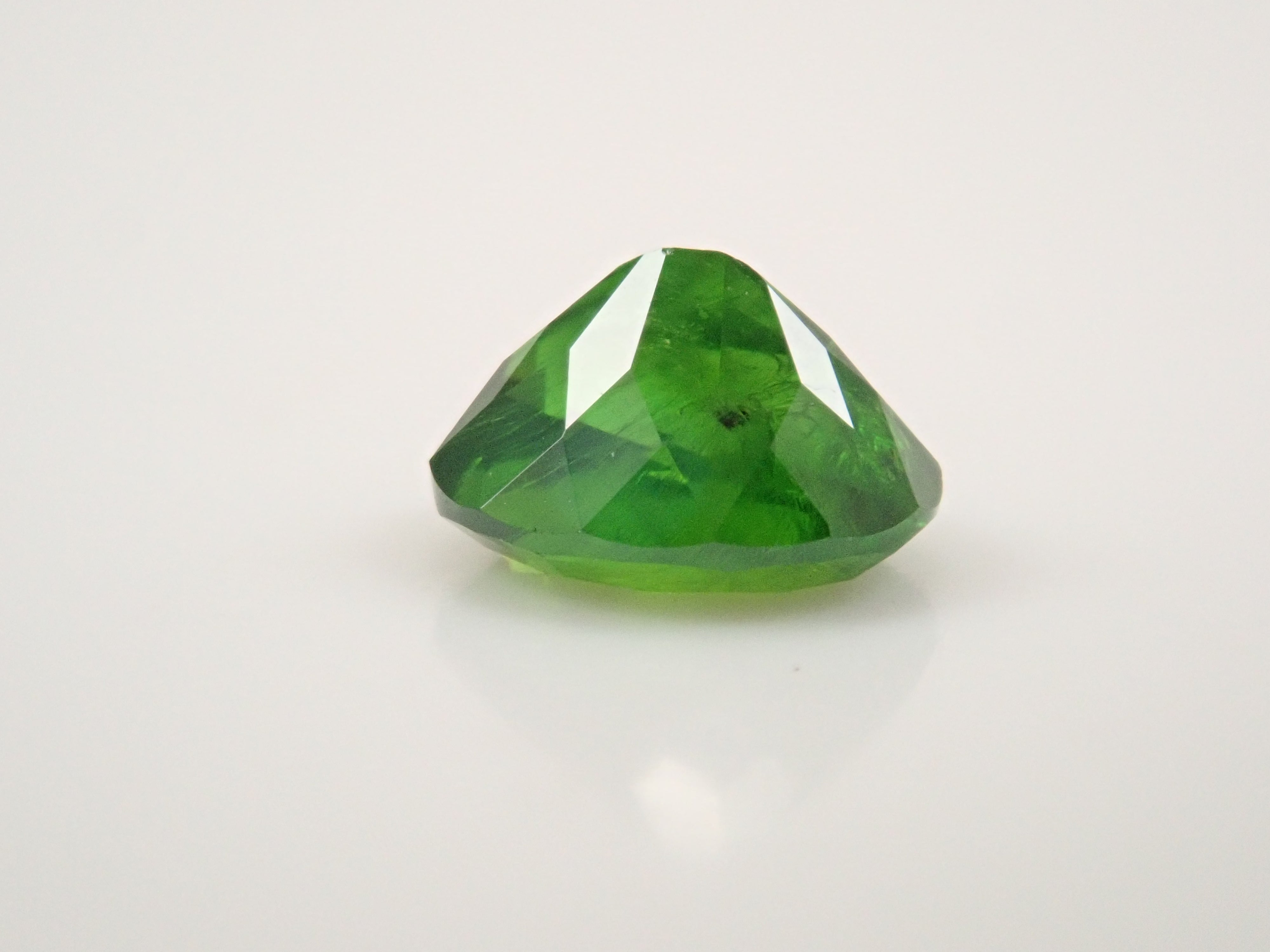 [12560902] Russian Demantoid Garnet (Horsetail) 0.487ct Loose Stone