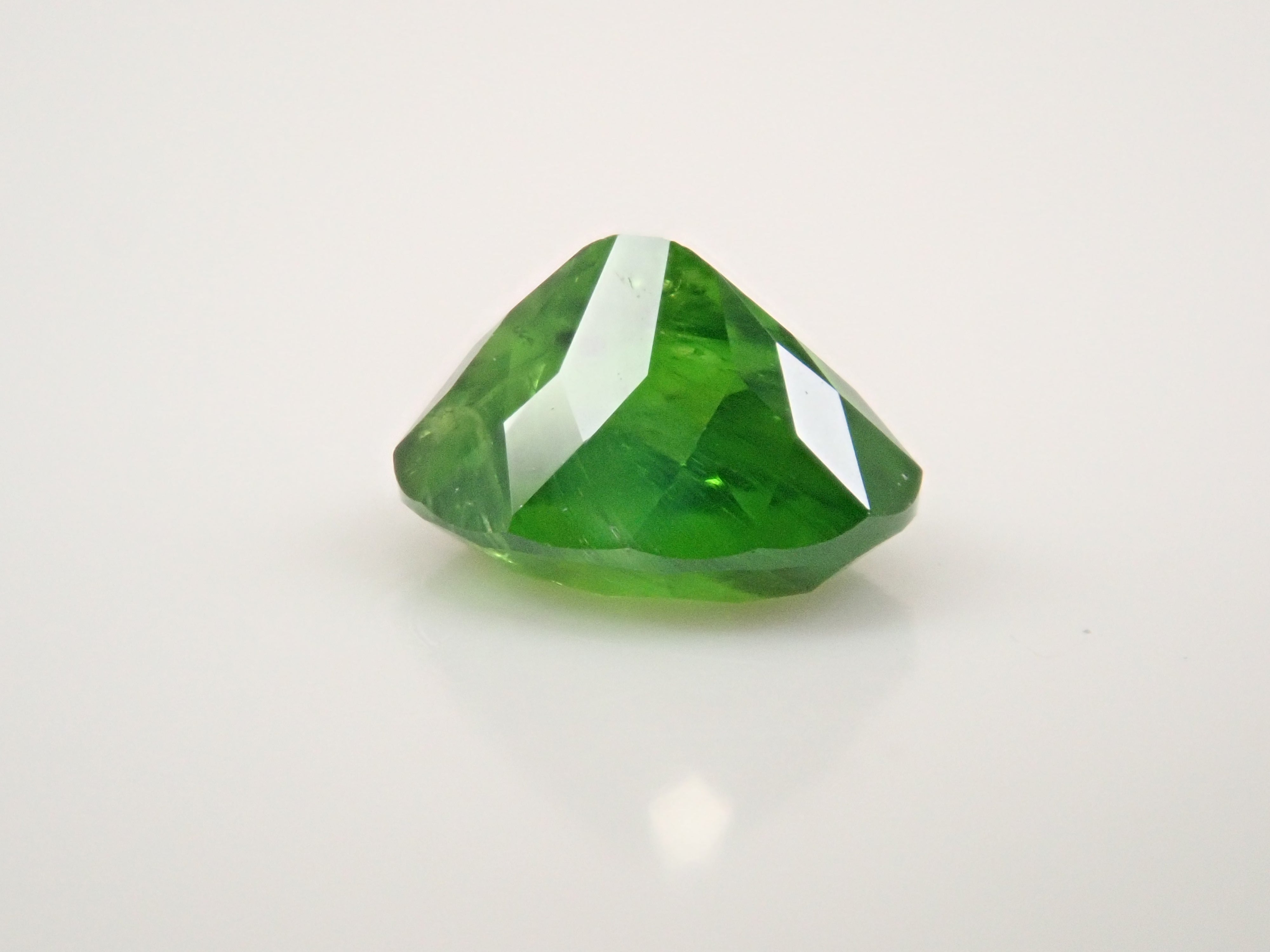 [12560902] Russian Demantoid Garnet (Horsetail) 0.487ct Loose Stone