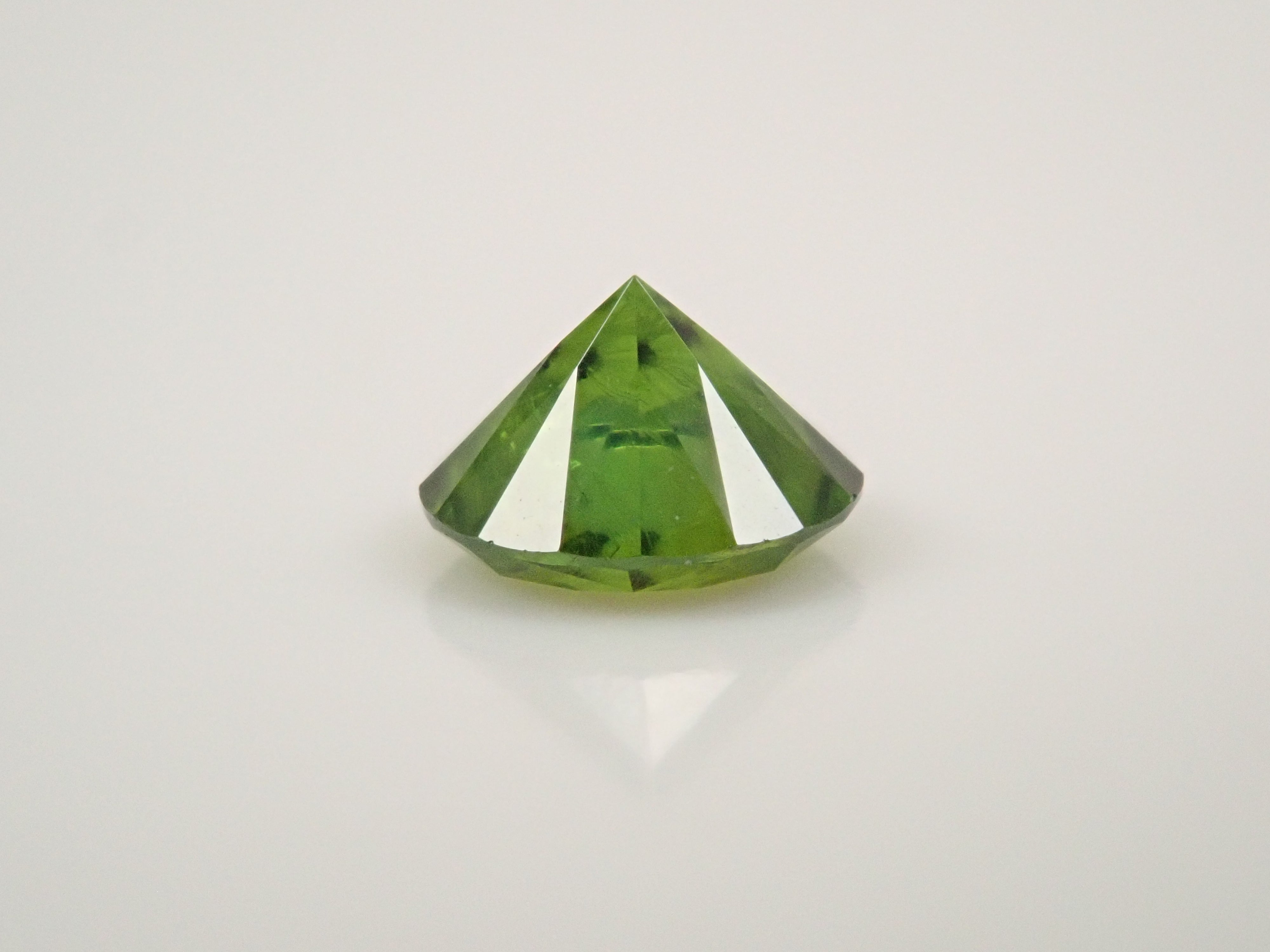 【12/17 22時販売】ロシア産デマントイドガーネット（ホーステール認む） 4.2mm/0.325ctルース