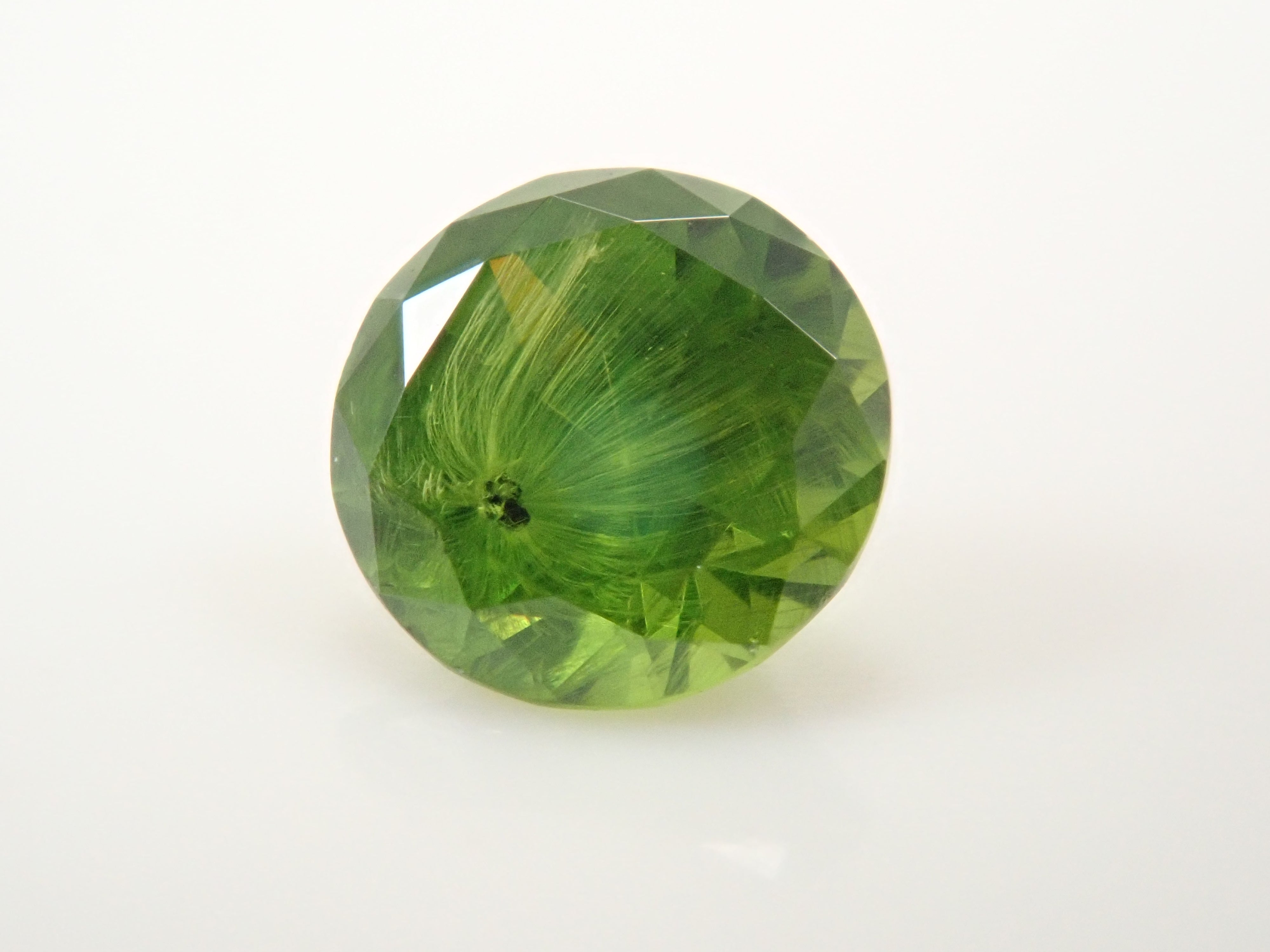 【12/17 22時販売】ロシア産デマントイドガーネット（ホーステール認む） 4.2mm/0.325ctルース