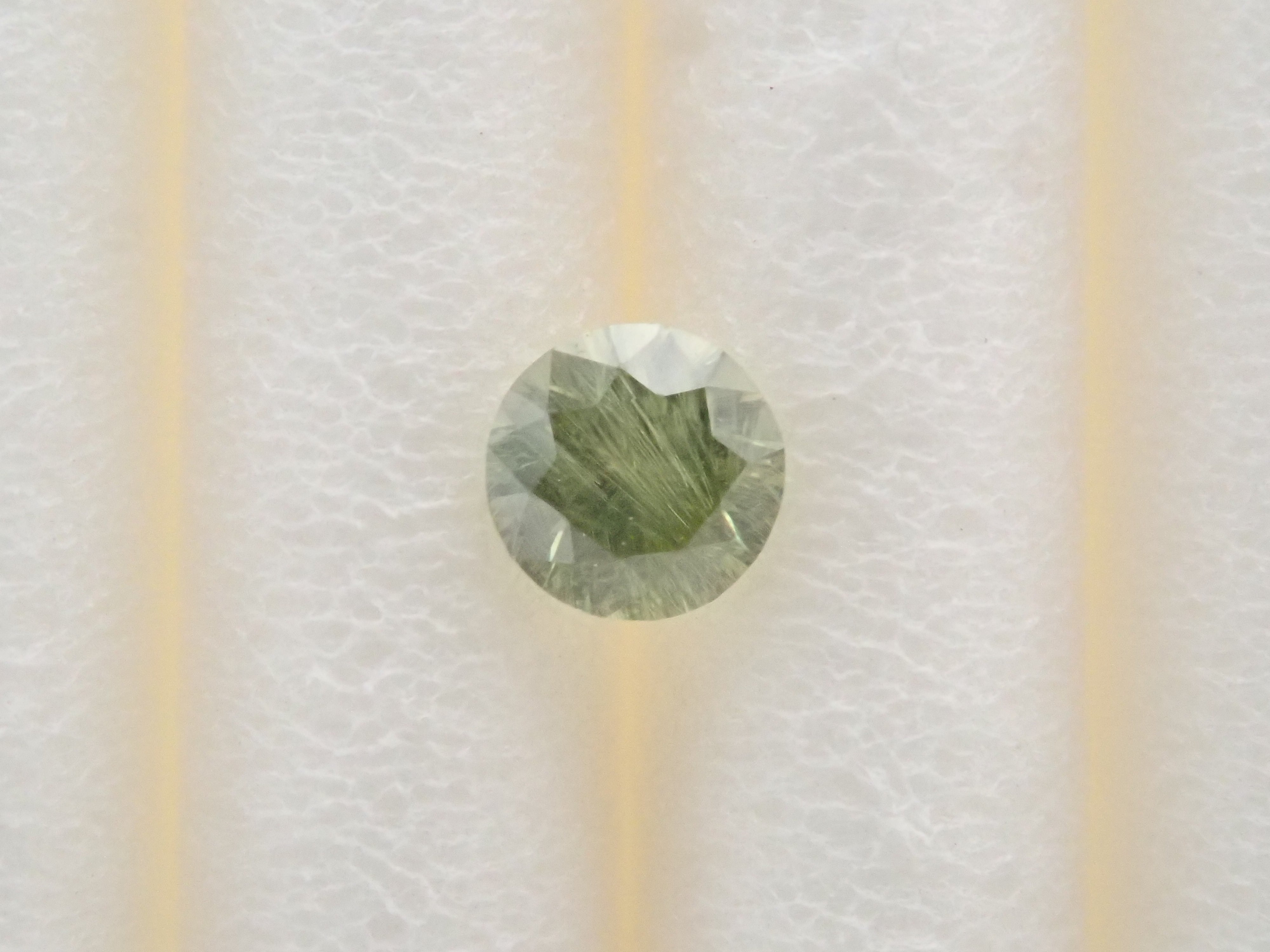 [12560904] Russian Demantoid Garnet (Horsetail) 0.073ct Loose Stone