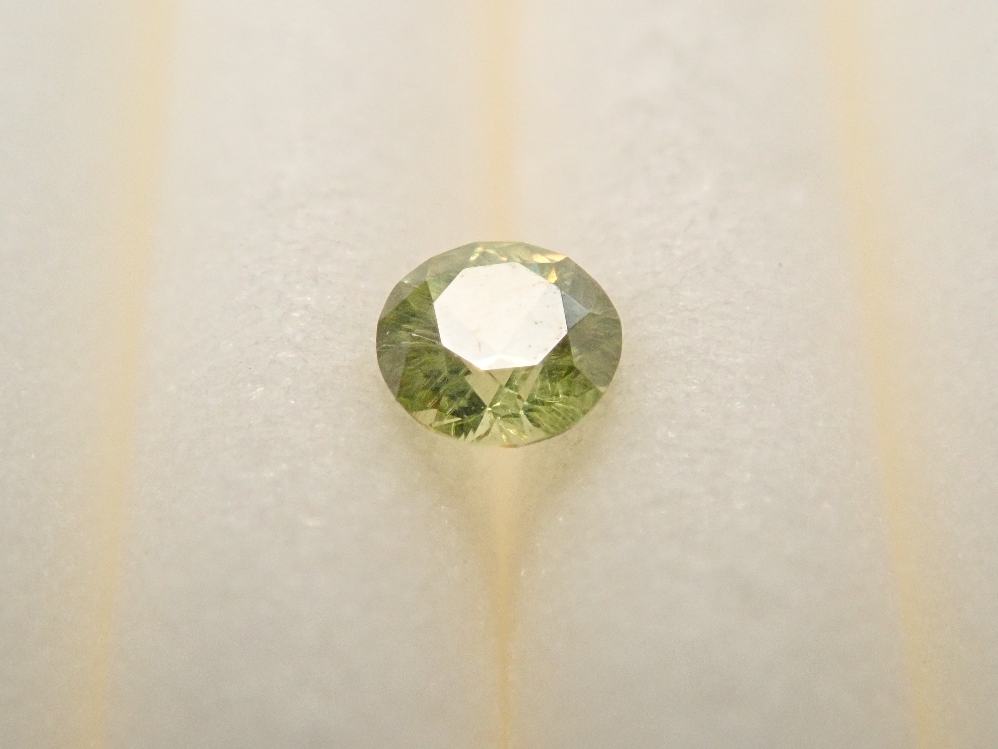 [12560904] Russian Demantoid Garnet (Horsetail) 0.073ct Loose Stone