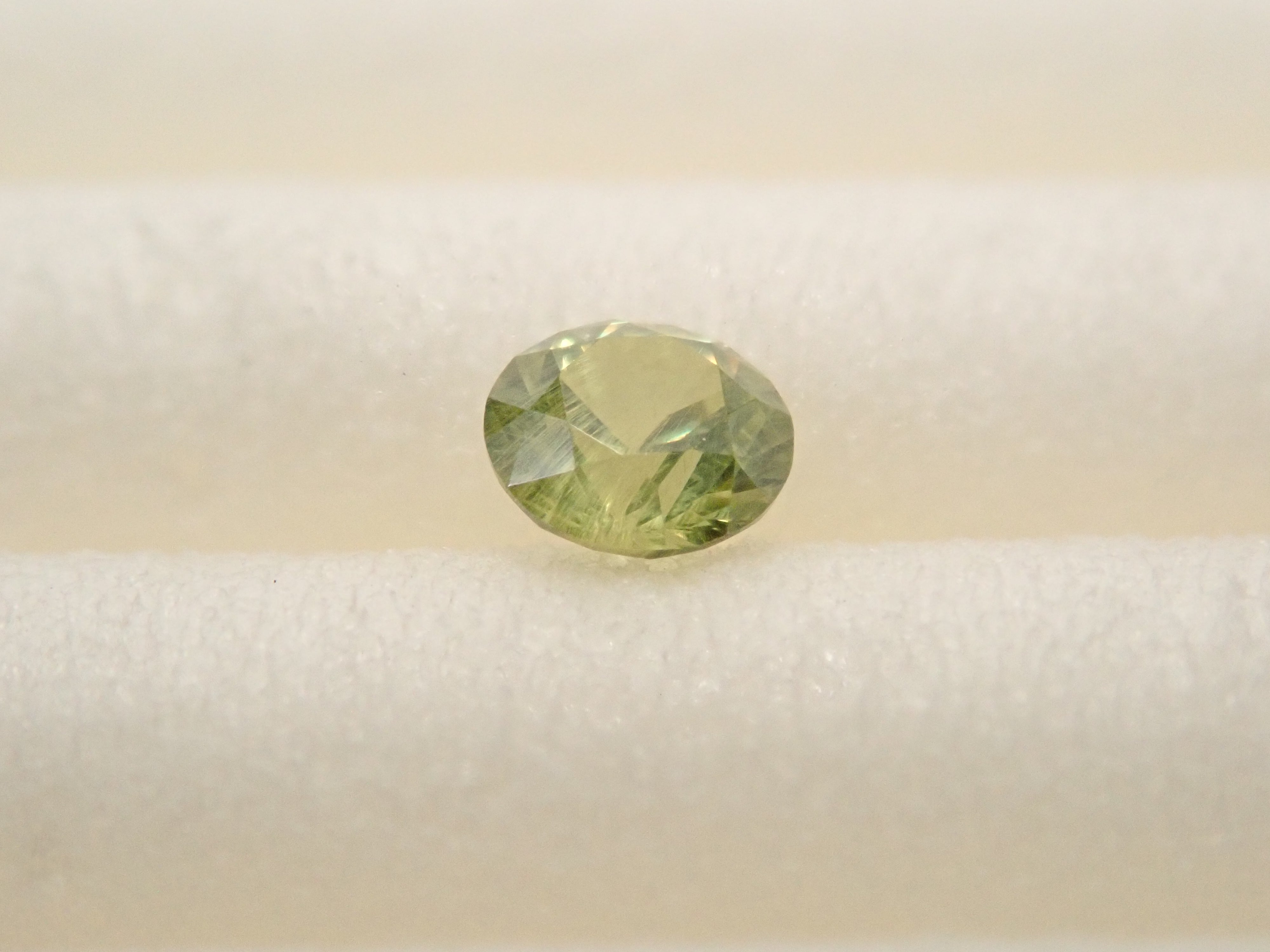 [12560904] Russian Demantoid Garnet (Horsetail) 0.073ct Loose Stone