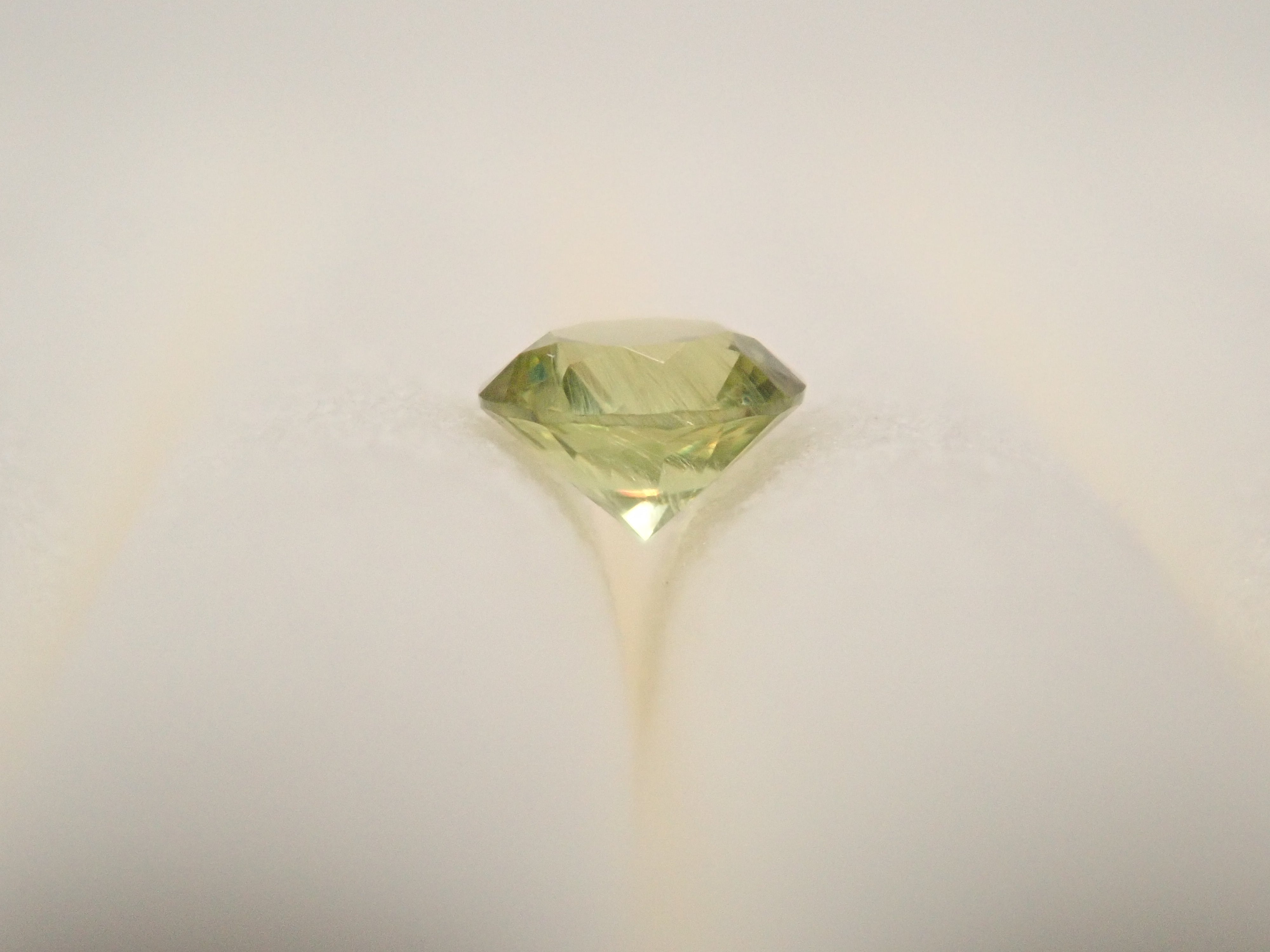 [12560904] Russian Demantoid Garnet (Horsetail) 0.073ct Loose Stone
