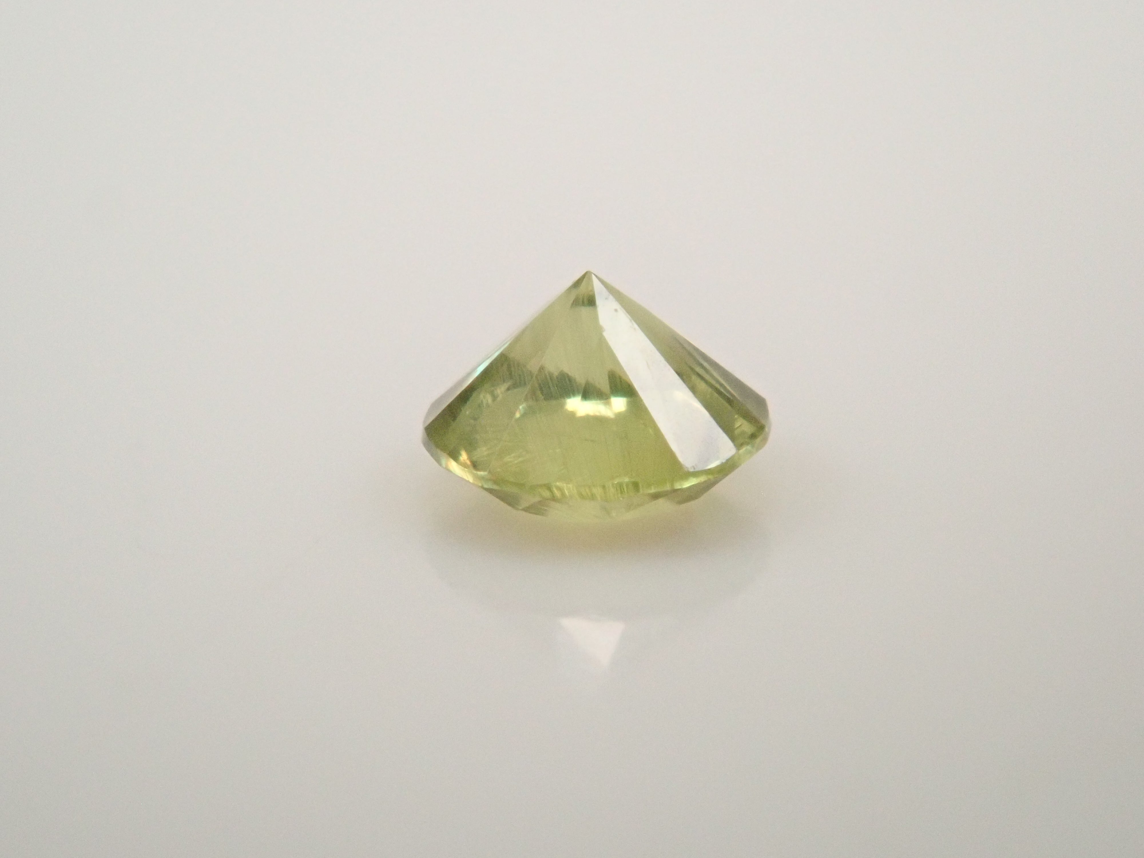 希少♥デマントイドガーネット　ルース　約2.5mm♥ ロシア産デマントイドガーネット（ホーステール認む） 2.5mm/0.073ctルース