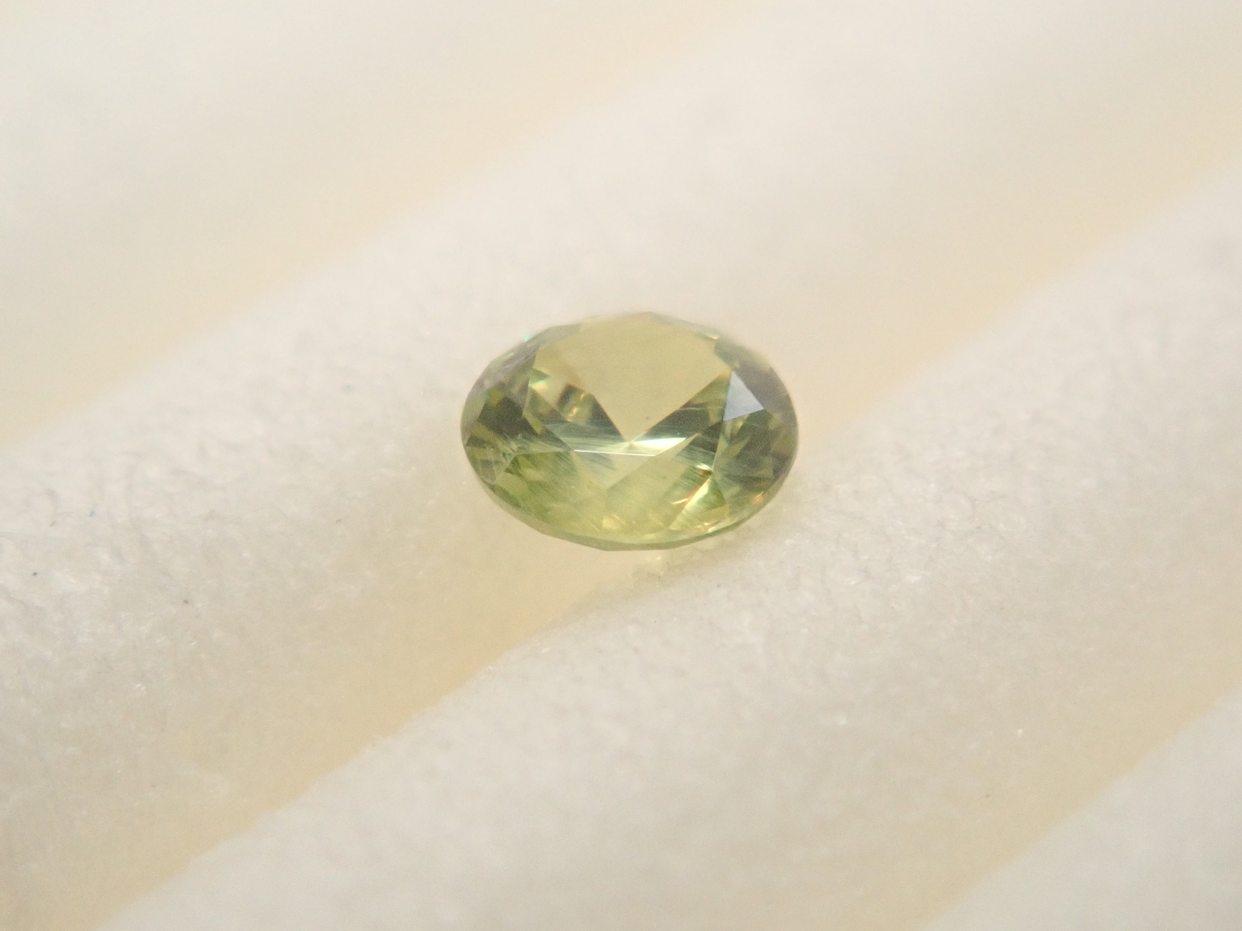 [12560905] Russian Demantoid Garnet (Horsetail) 0.075ct Loose Stone