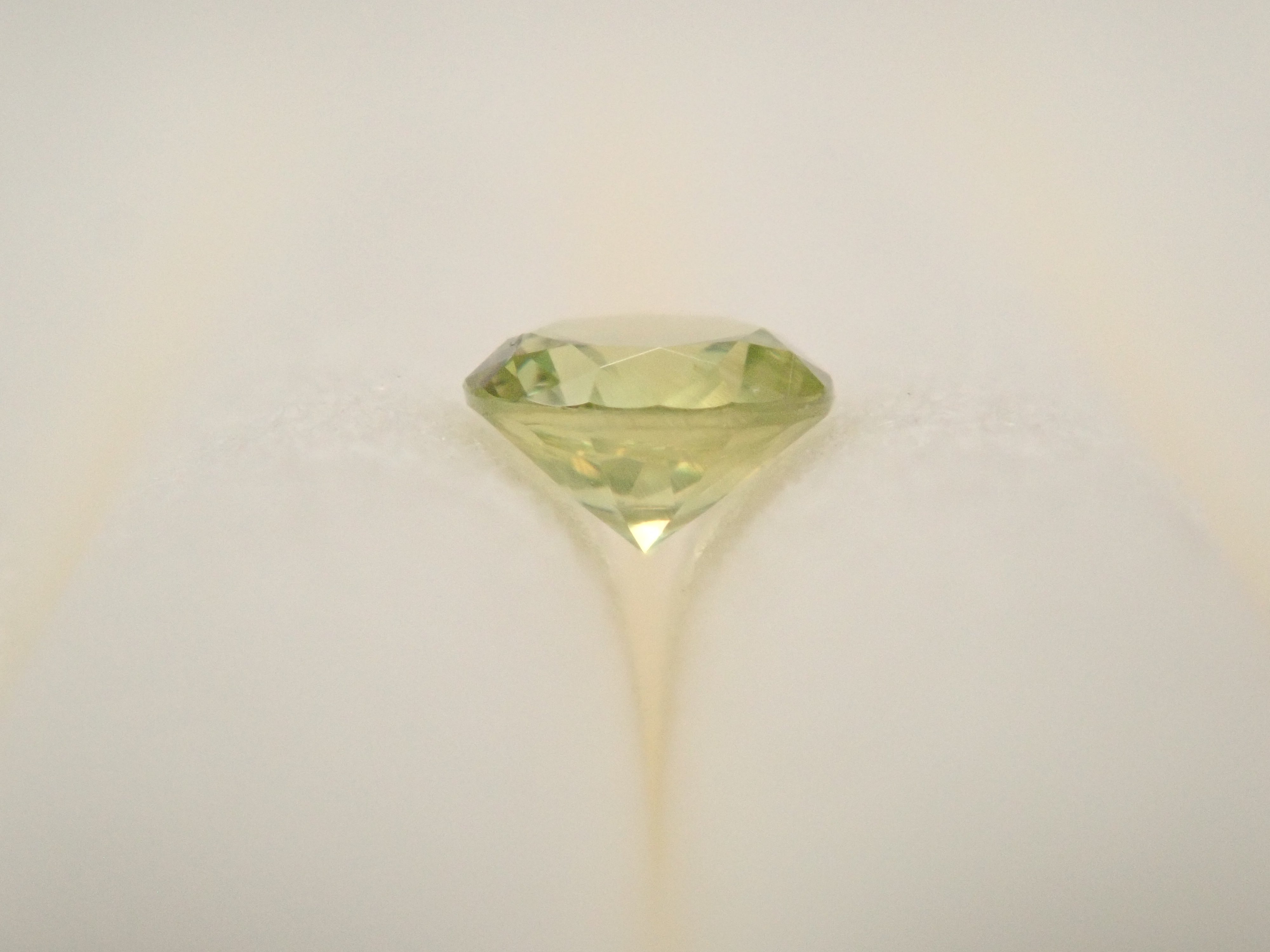 [12560905] Russian Demantoid Garnet (Horsetail) 0.075ct Loose Stone