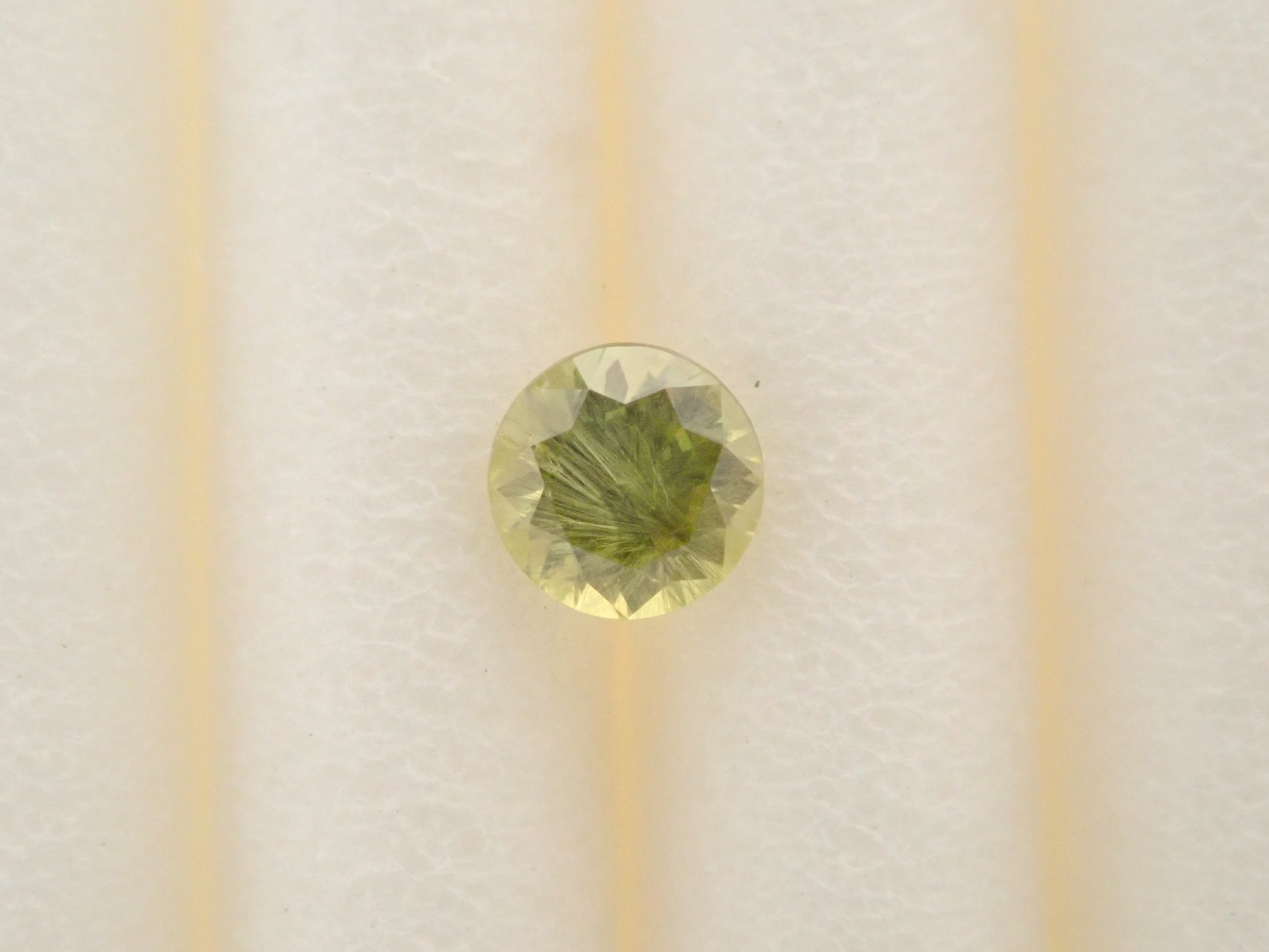 [12560906] Russian Demantoid Garnet (Horsetail) 0.079ct Loose Stone