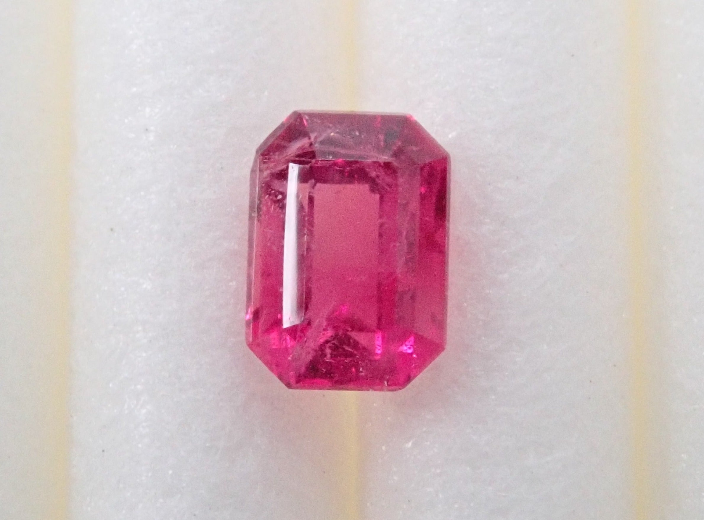 【5/6 22時販売】《限定23石》フォスフォフィライトやレッドベリル0.1ctupやピンクダイヤ（FANCY LIGHT PURPLISH PINK）など含むがジェムガチャ1石《複数購入割引有》