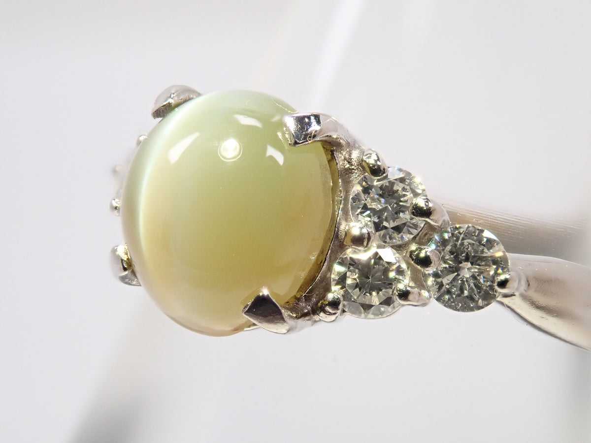【10/19 22時販売】【カラフリ】Pt900 クリソベリルキャッツアイ 2.35ct ダイヤモンド0.31ctリング鑑別書