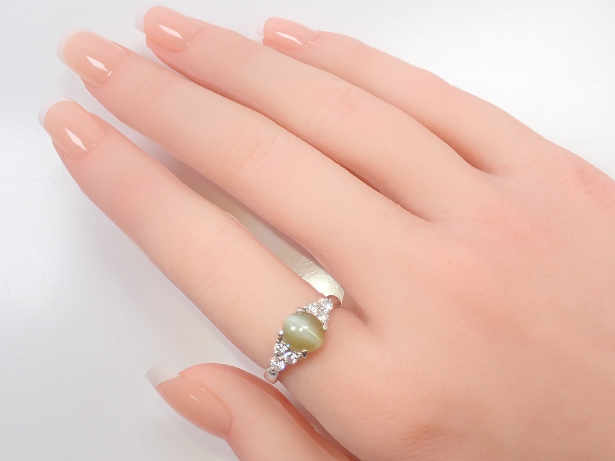 【10/19 22時販売】【カラフリ】Pt900 クリソベリルキャッツアイ 2.35ct ダイヤモンド0.31ctリング鑑別書