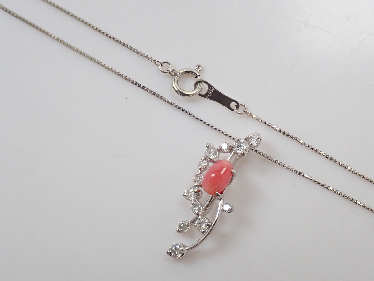 [Item 22602836] [Carafuri] Pt900/Pt850 Conch Pearl (with flame structure) 0.54ct, Diamond 0.30ct Pendant (Necklace) with Appraisal Report