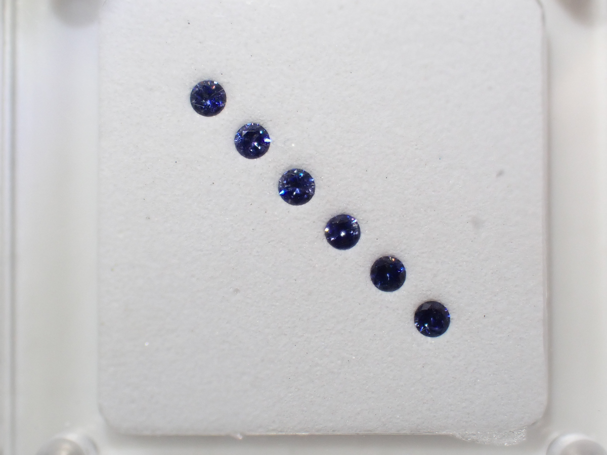 Benitoite Gradation 6 Stone Set (2.0mm, Round Cut, Including Top Quality) 《Multiple Purchase Discount Available》