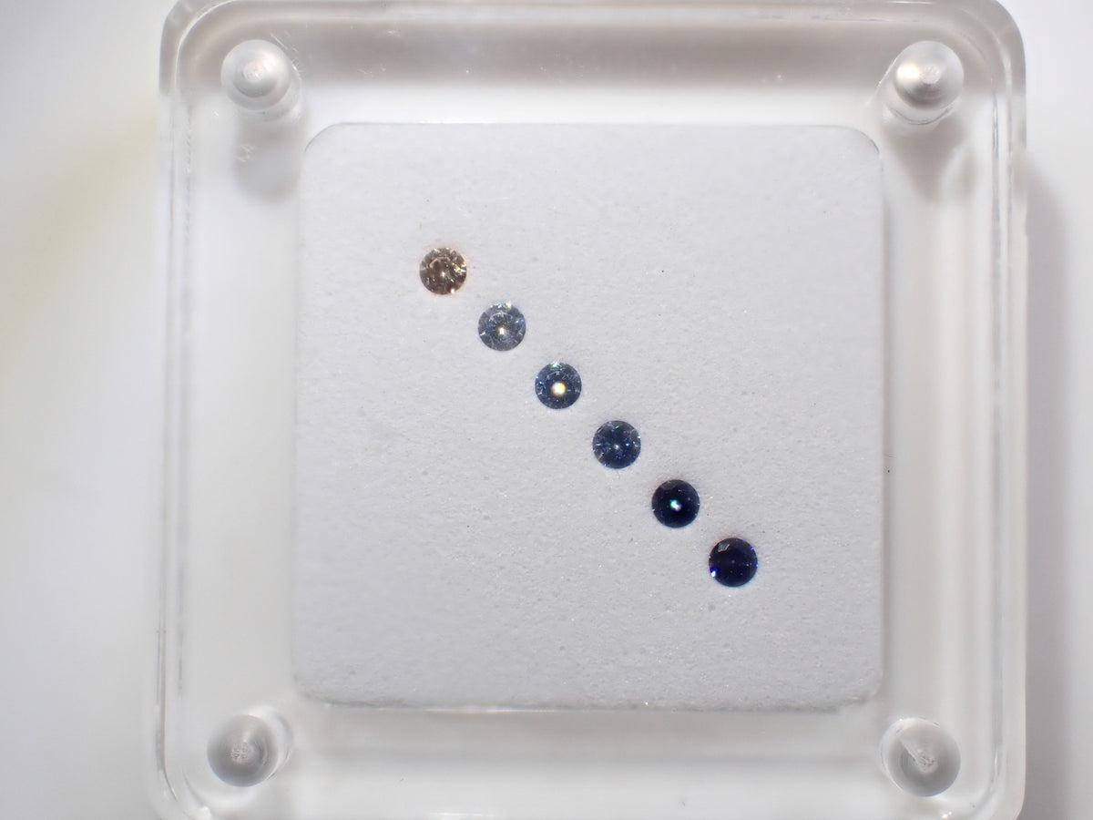 Benitoite Gradation 6 Stone Set (2.0mm, Round Cut, Including Top Quality) 《Multiple Purchase Discount Available》