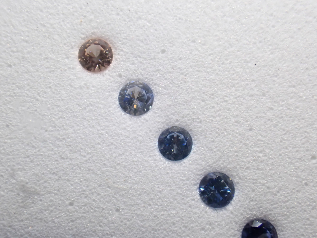 Benitoite Gradation 6 Stone Set (2.0mm, Round Cut, Including Top Quality) 《Multiple Purchase Discount Available》