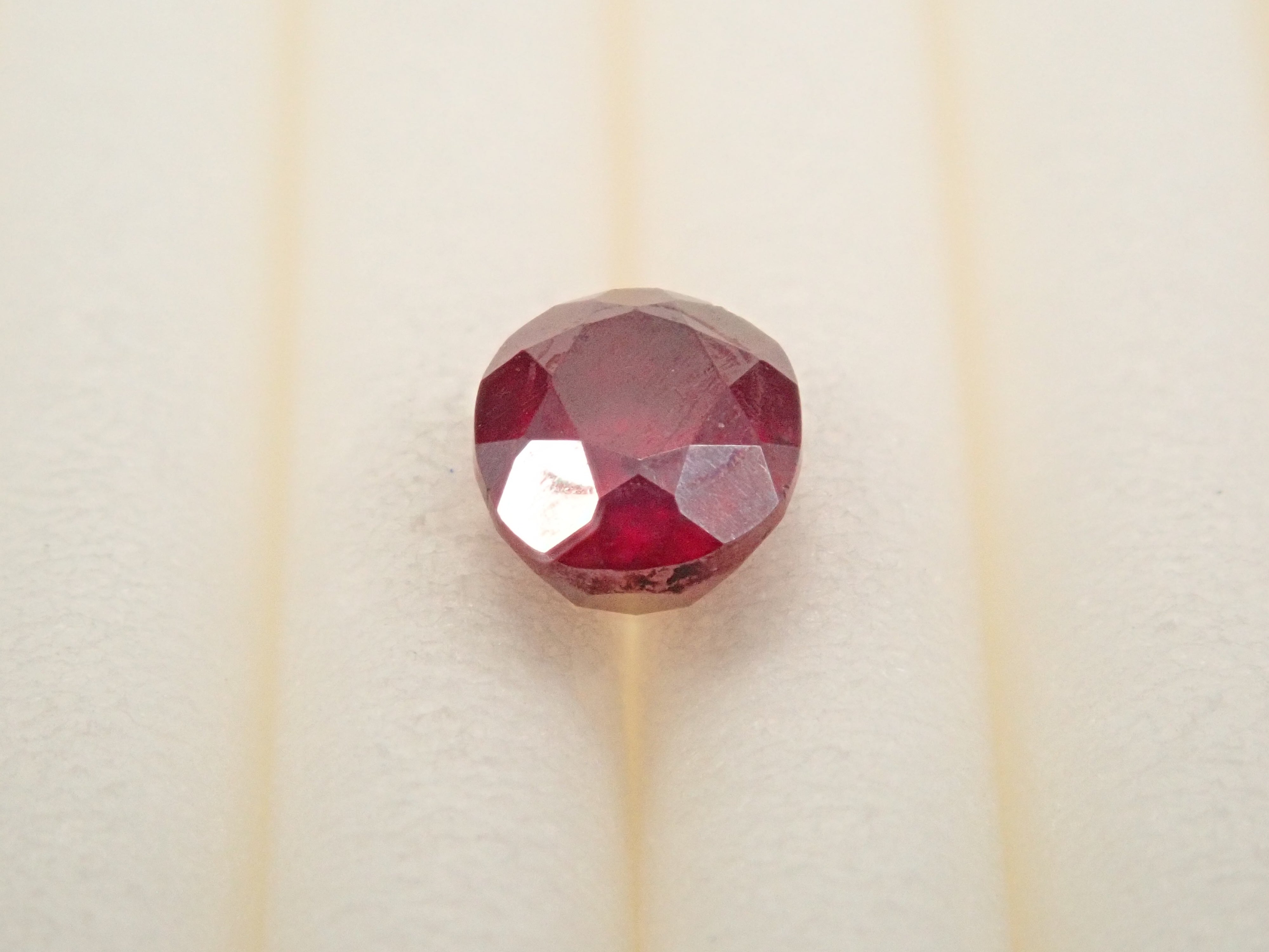 【1月10日晚間10點開售】中國硃砂裸石 0.811克拉，附真品證書