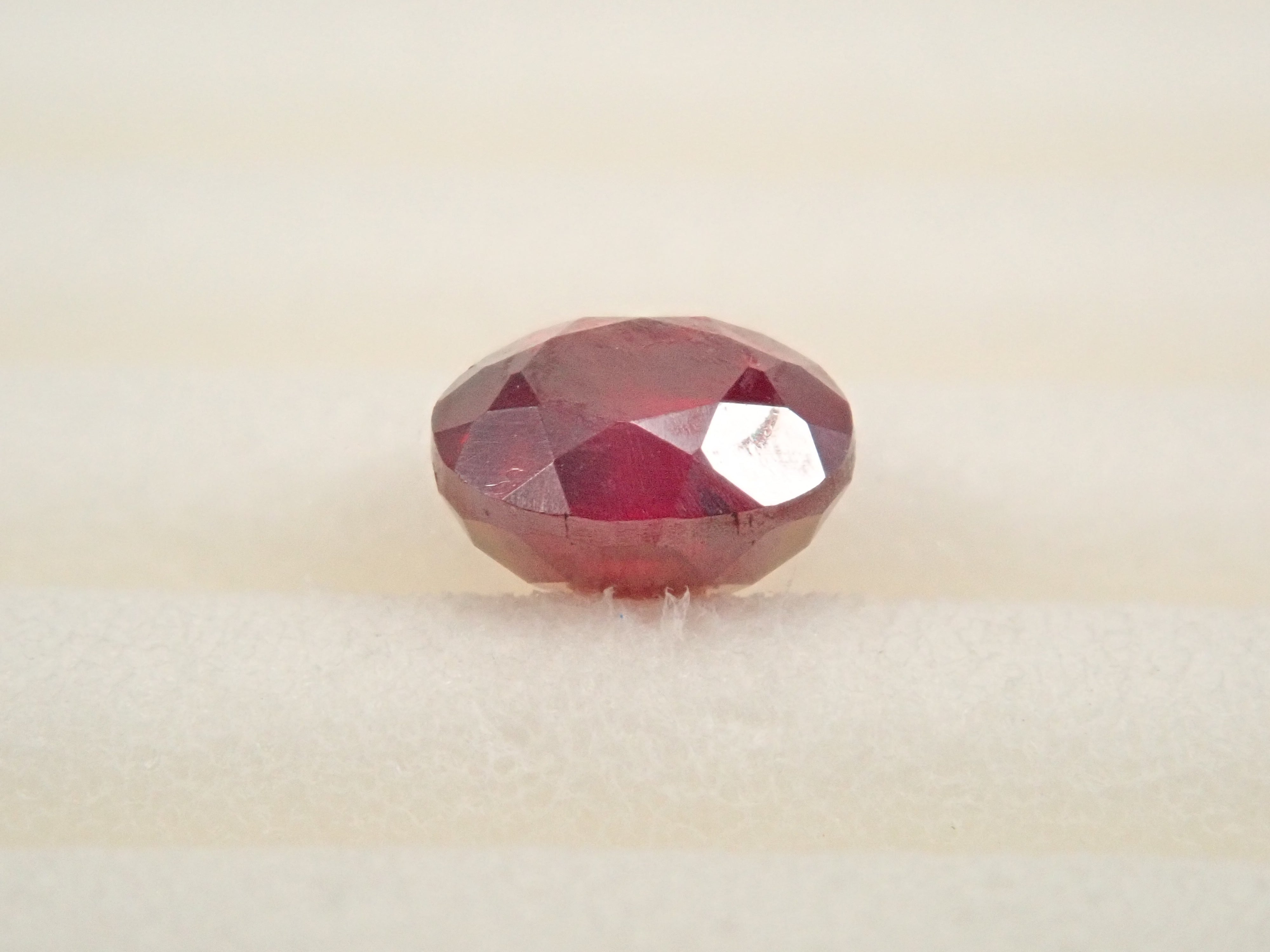 【1月10日晚間10點開售】中國硃砂裸石 0.811克拉，附真品證書