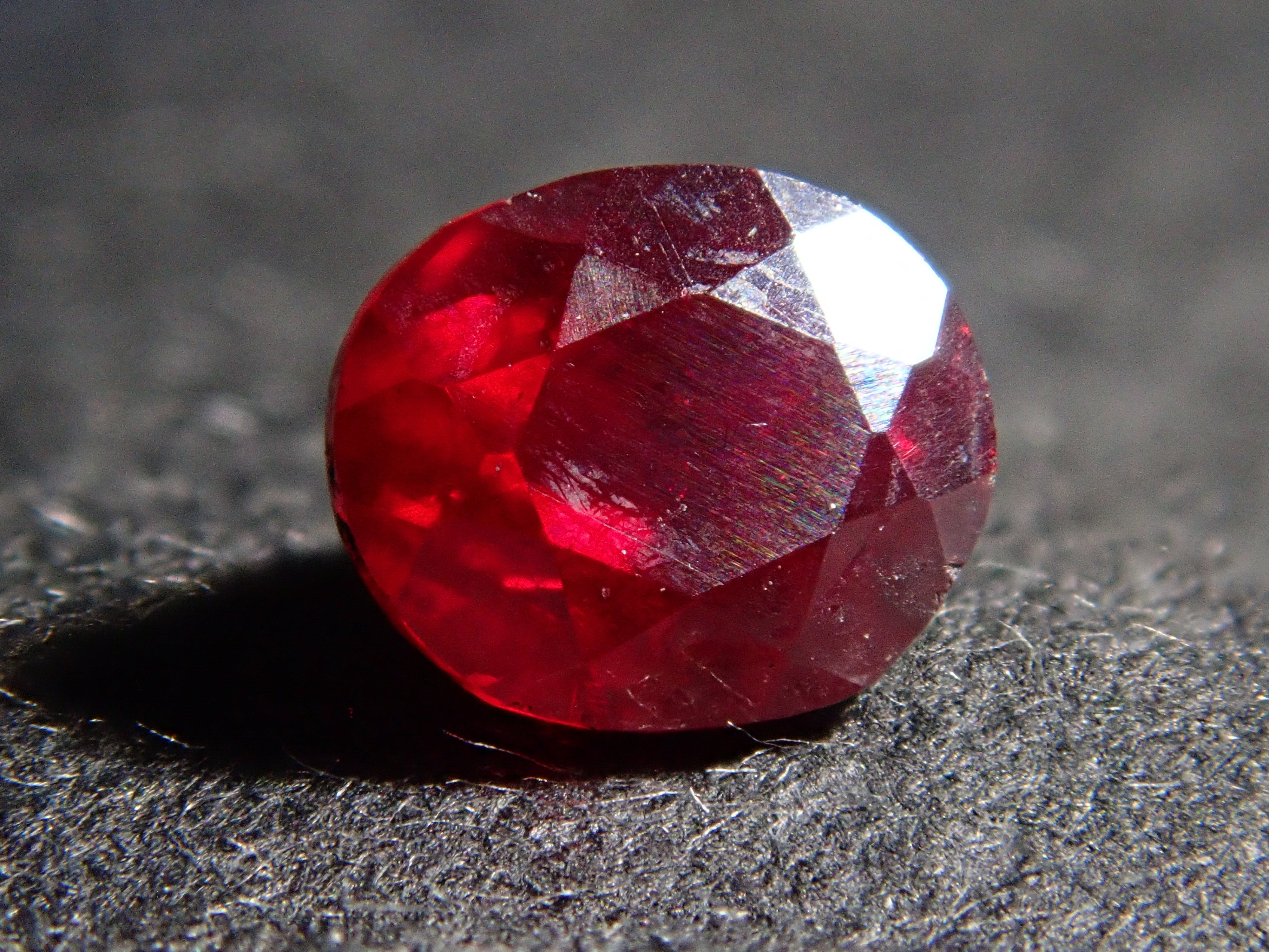 【1月10日晚間10點開售】中國硃砂裸石 0.811克拉，附真品證書