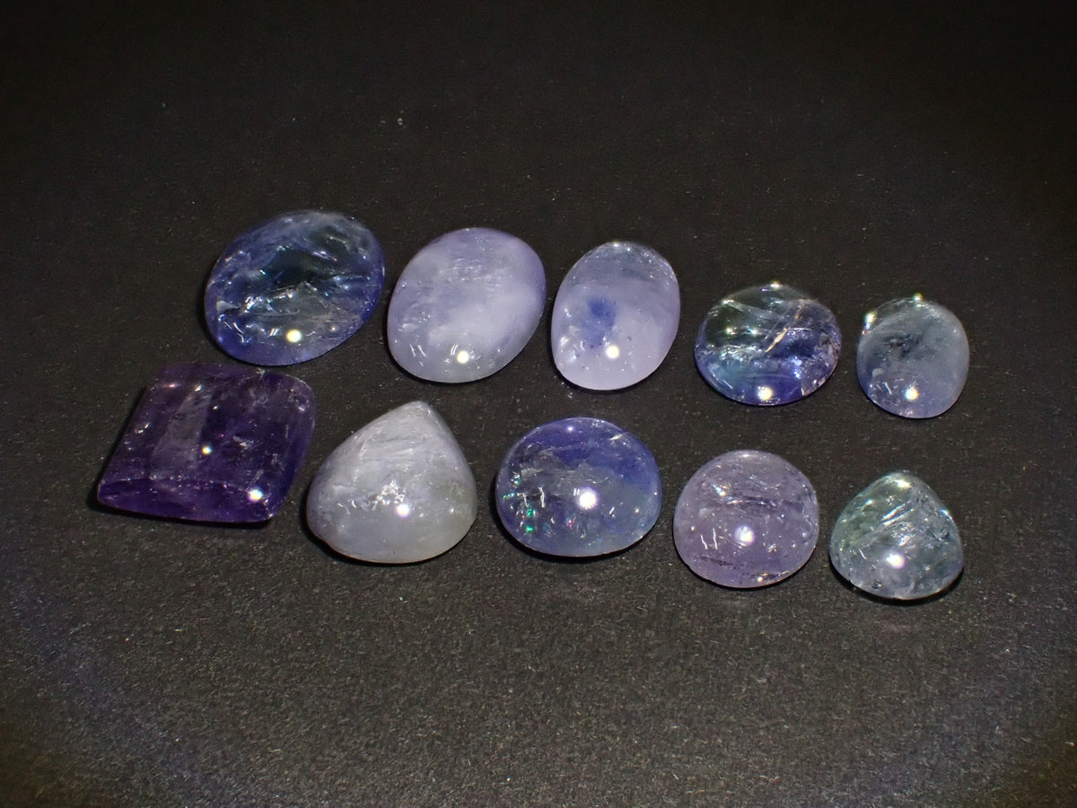 【10/24 22時販売】《限定10石》タンザニア産ゾイサイトガチャ（平均3.5ct、カボションカット、含浸処理）《複数購入割引有》