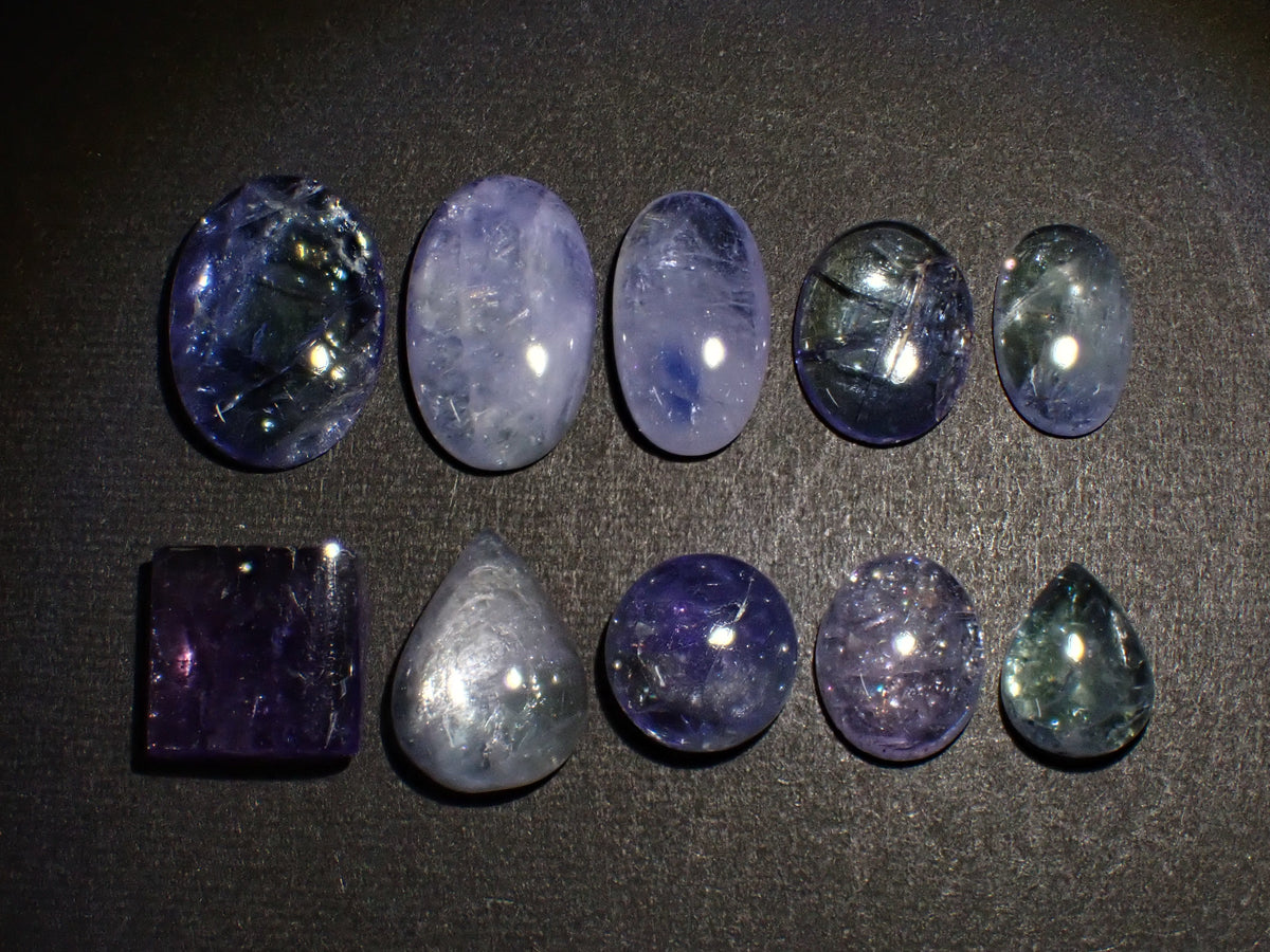【10/24 22時販売】《限定10石》タンザニア産ゾイサイトガチャ（平均3.5ct、カボションカット、含浸処理）《複数購入割引有》