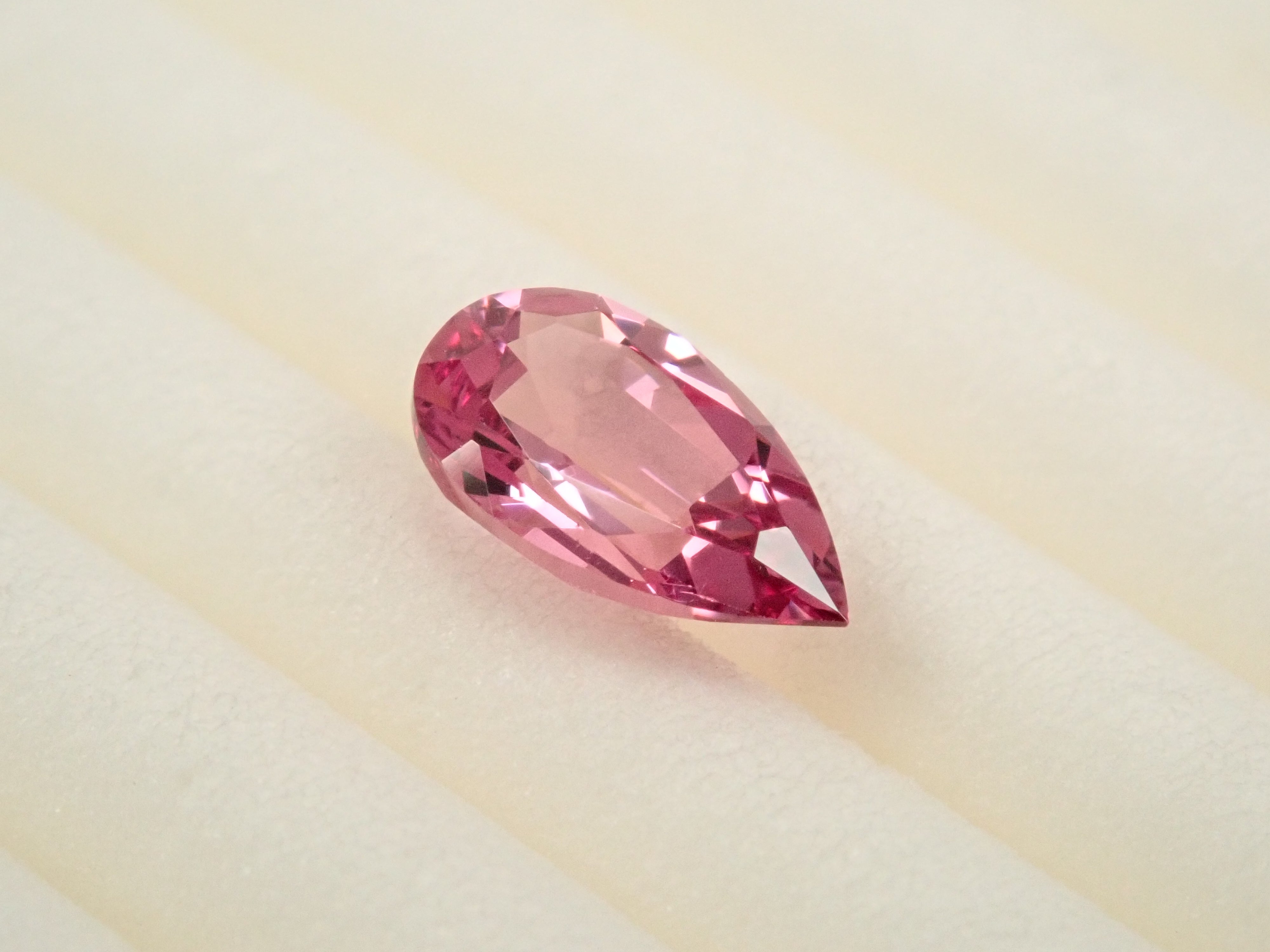 【1月11日 22:00 特價】坦尚尼亞馬來亞石榴石 0.569克拉 裸石