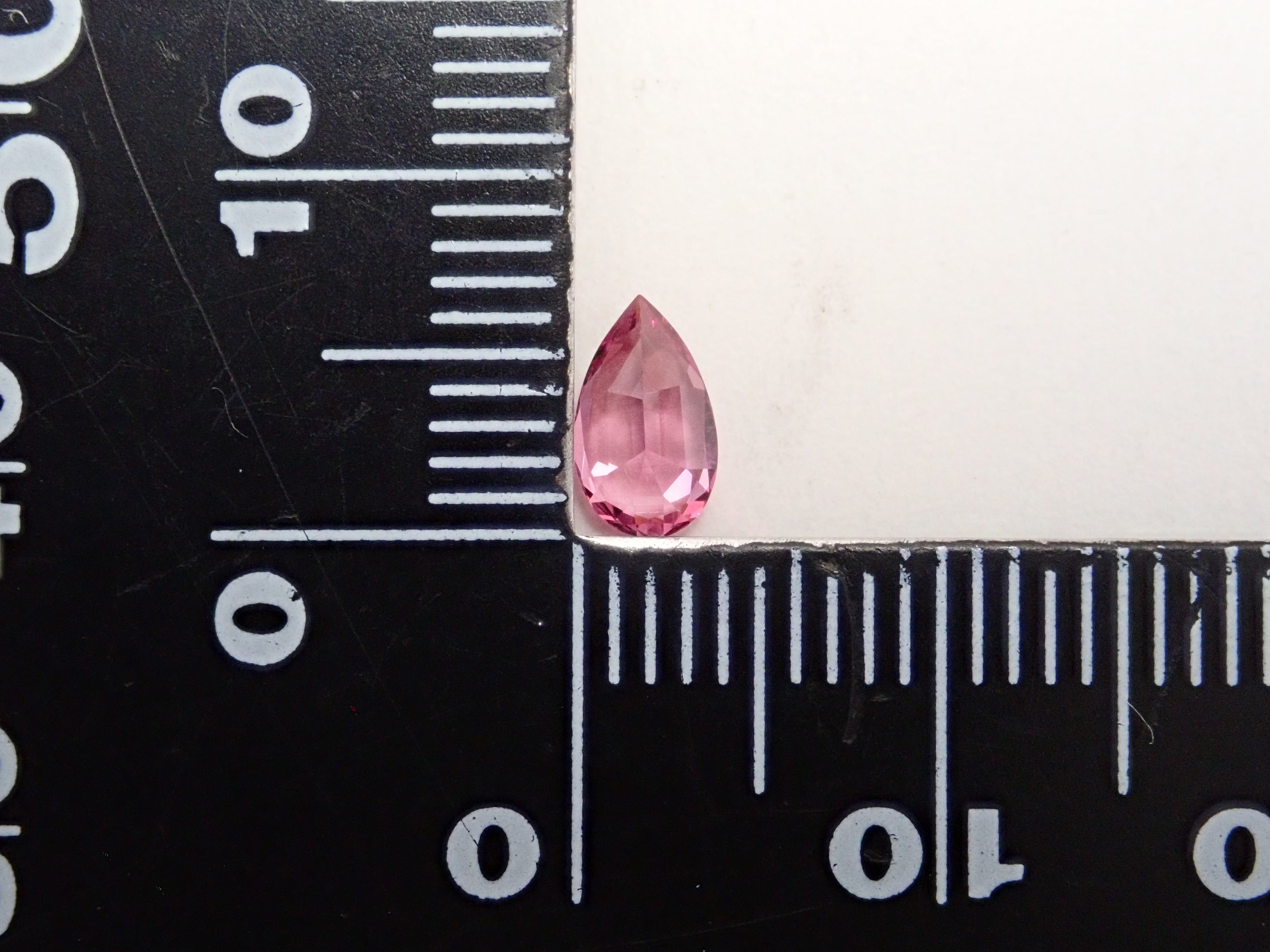 【1月11日 22:00 特價】坦尚尼亞馬來亞石榴石 0.569克拉 裸石