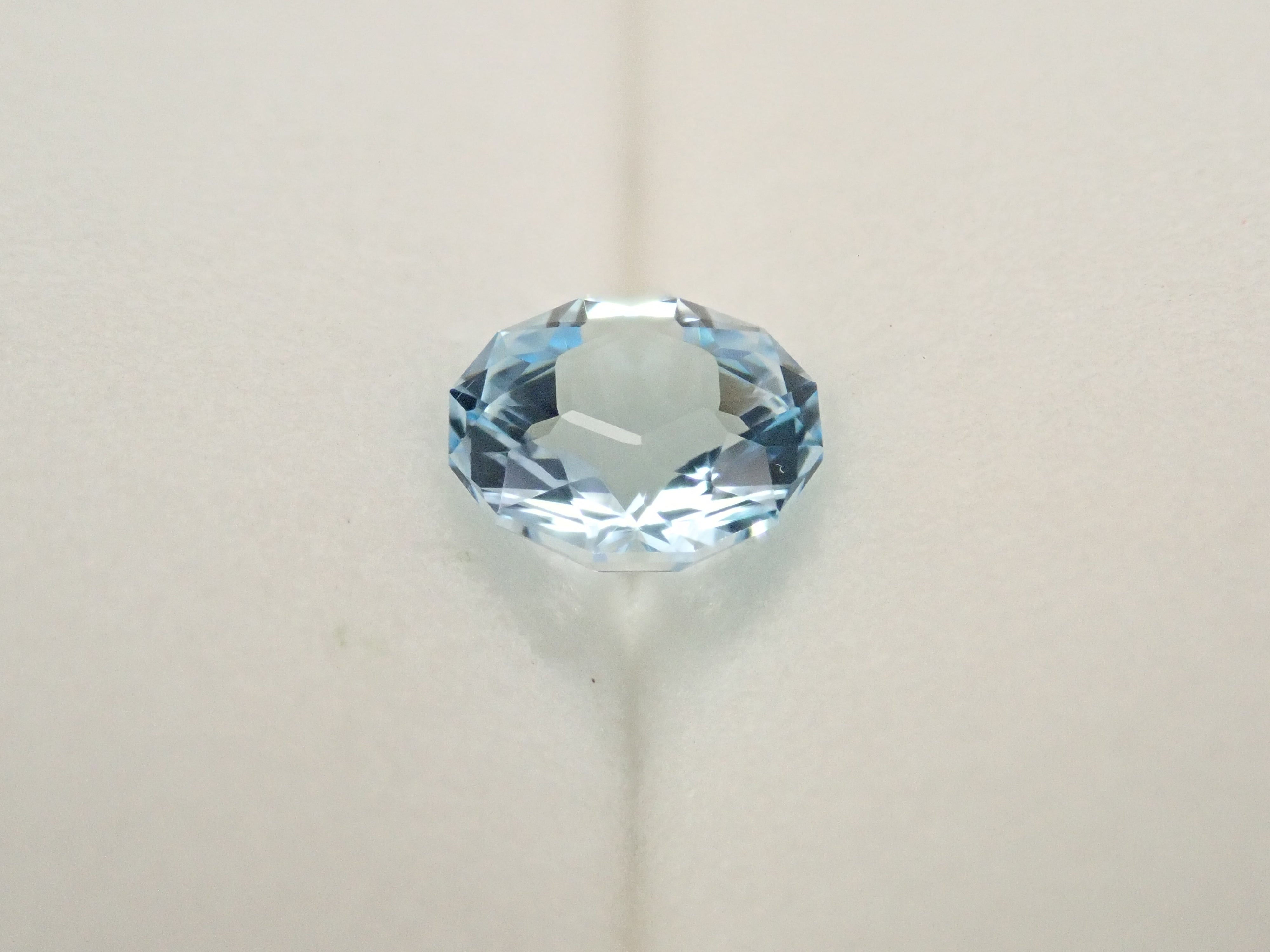 【10/23 22時販売】ブラジル産ブルートパーズ 5.5mm/0.754ctルース