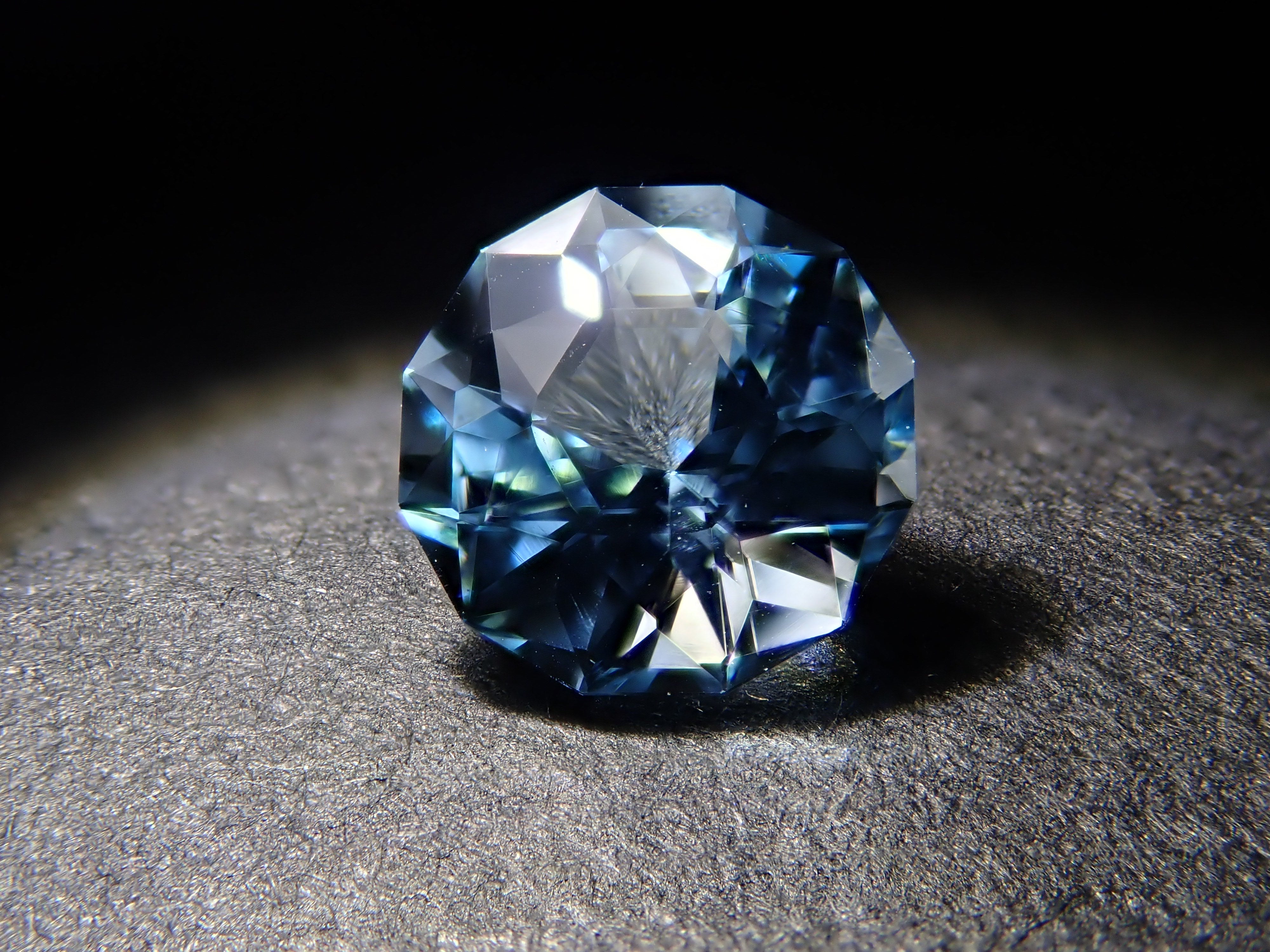 【10/23 22時販売】ブラジル産ブルートパーズ 5.5mm/0.754ctルース