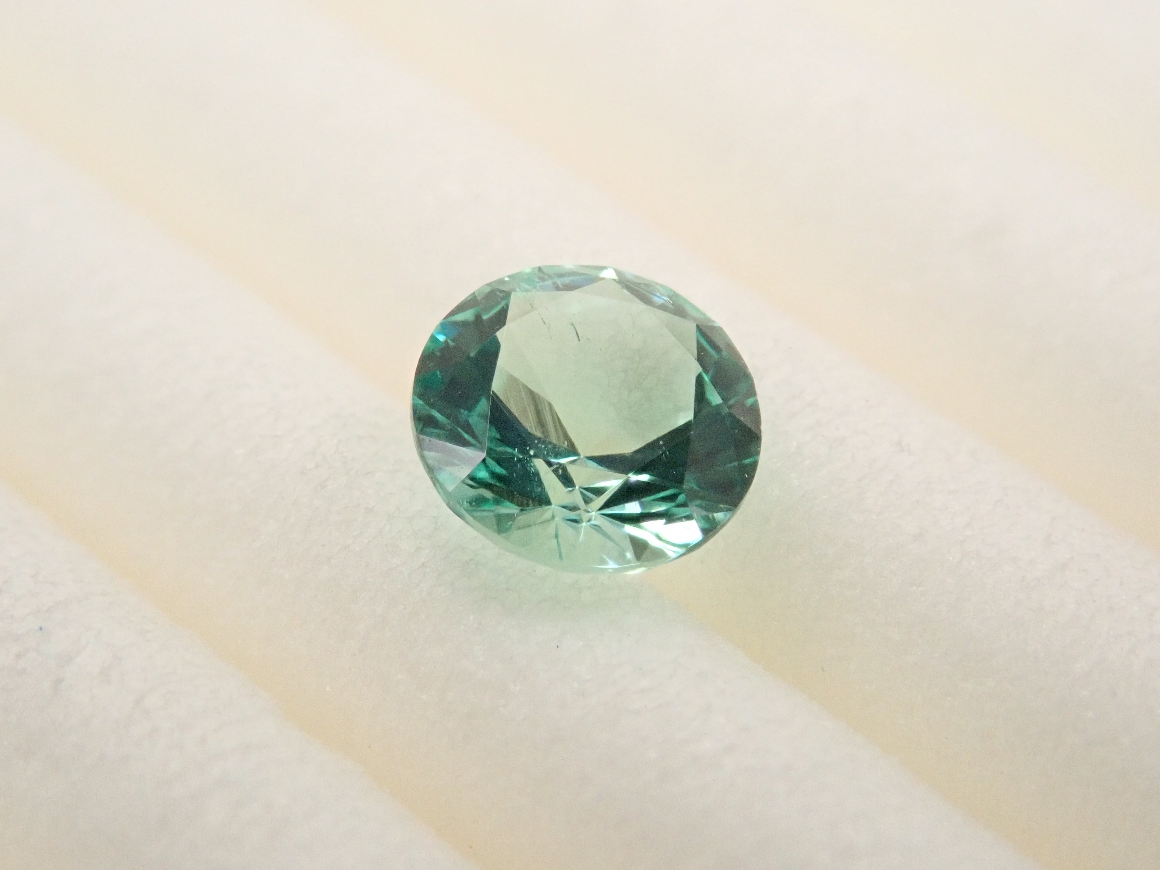 [E33 Shinjuku] Russian oil-free emerald 0.223ct loose