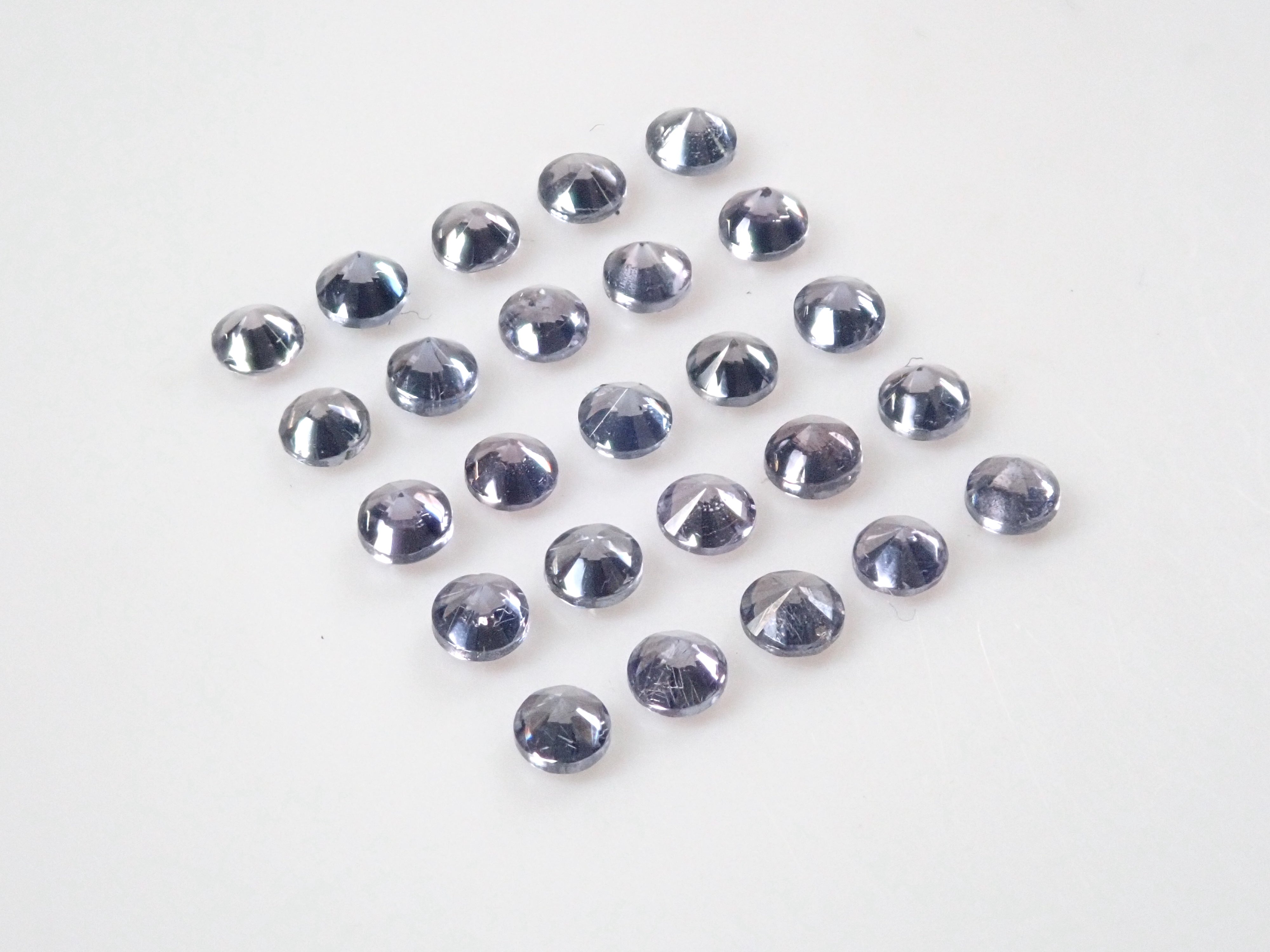 1 Bekily Blue Garnet from Madagascar (2mm, round cut)《Multiple purchase discounts available》