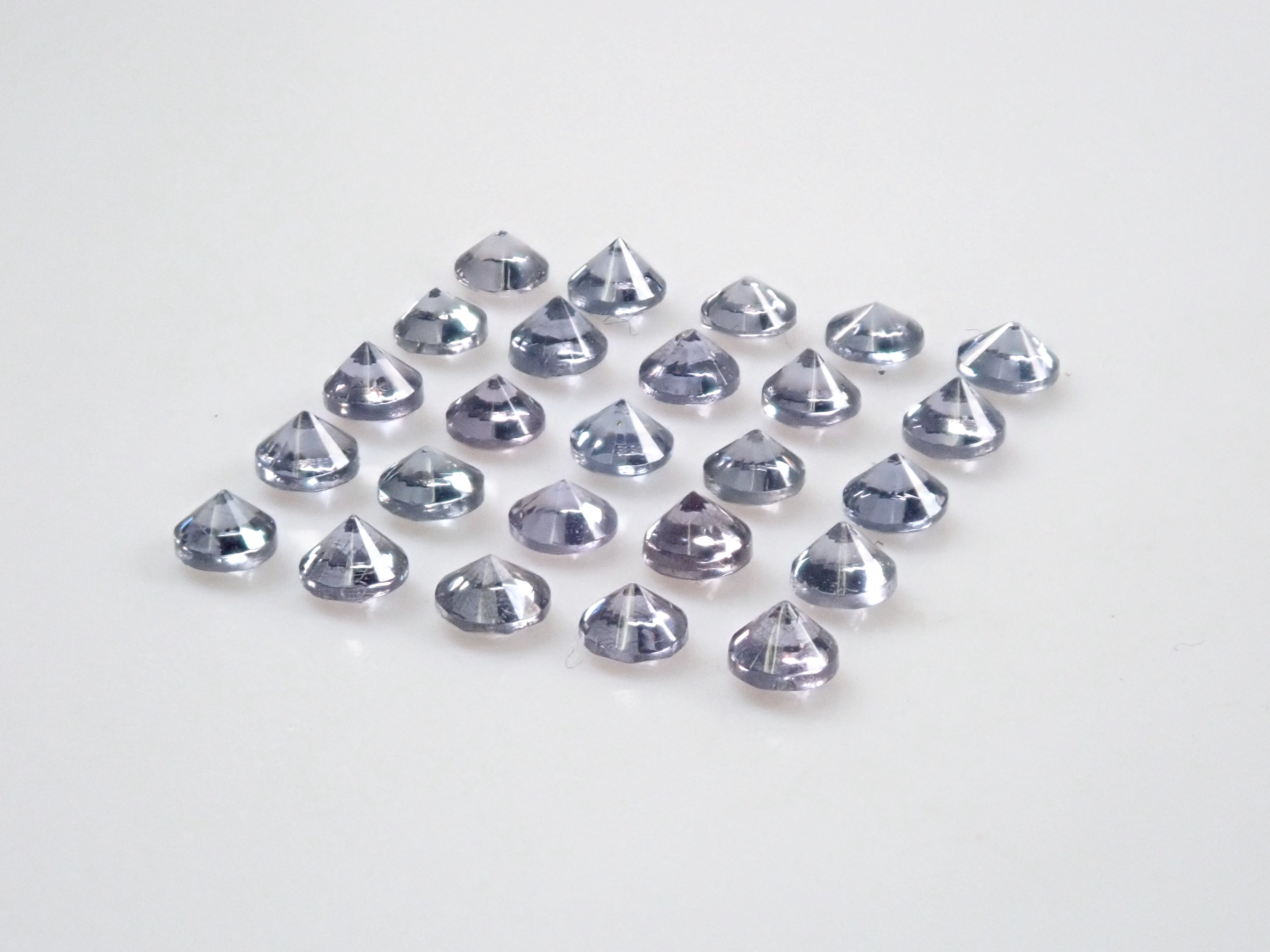 1 Bekily Blue Garnet from Madagascar (2mm, round cut)《Multiple purchase discounts available》