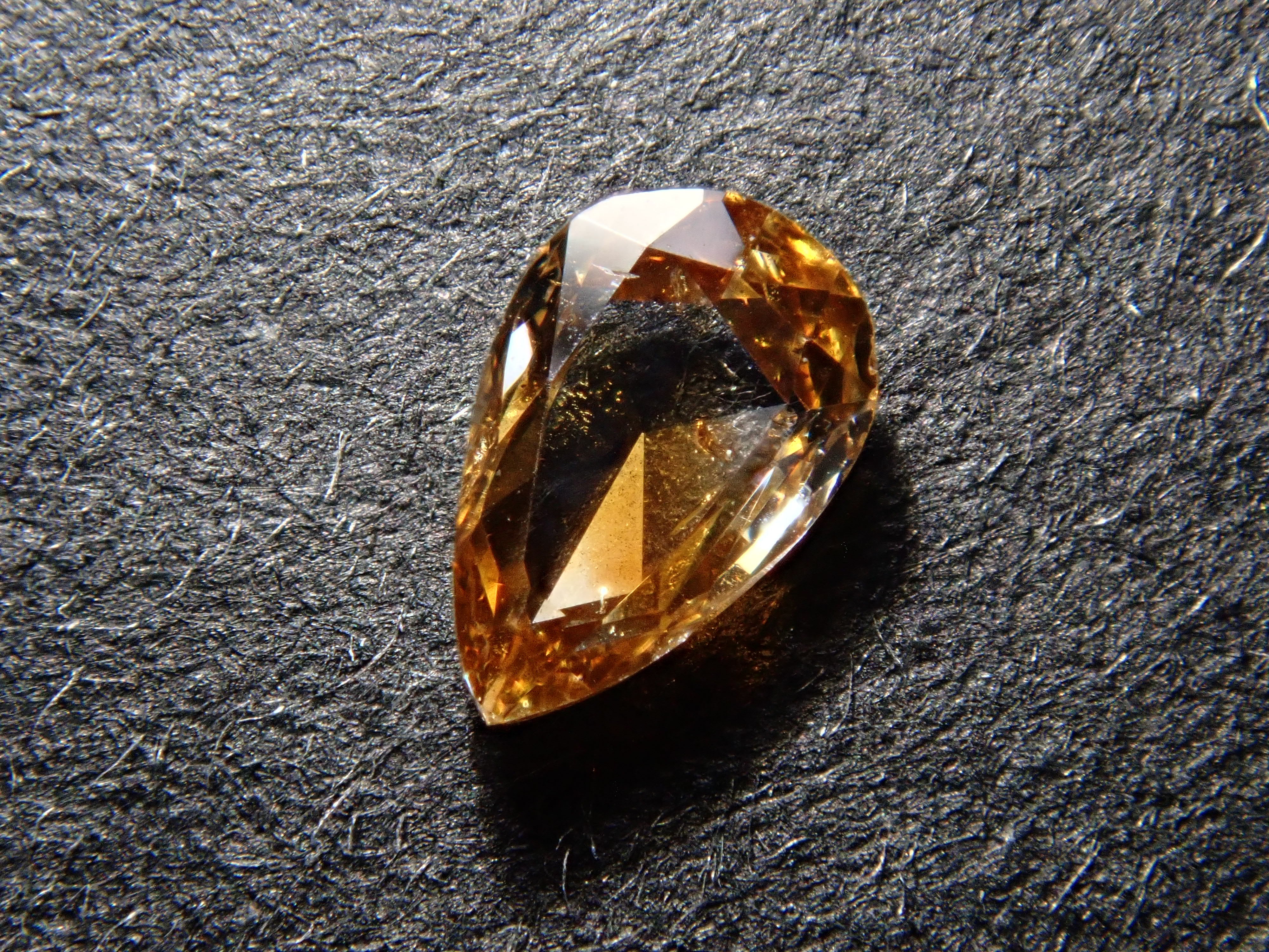 Bicolor Diamond 0.088ct Loose