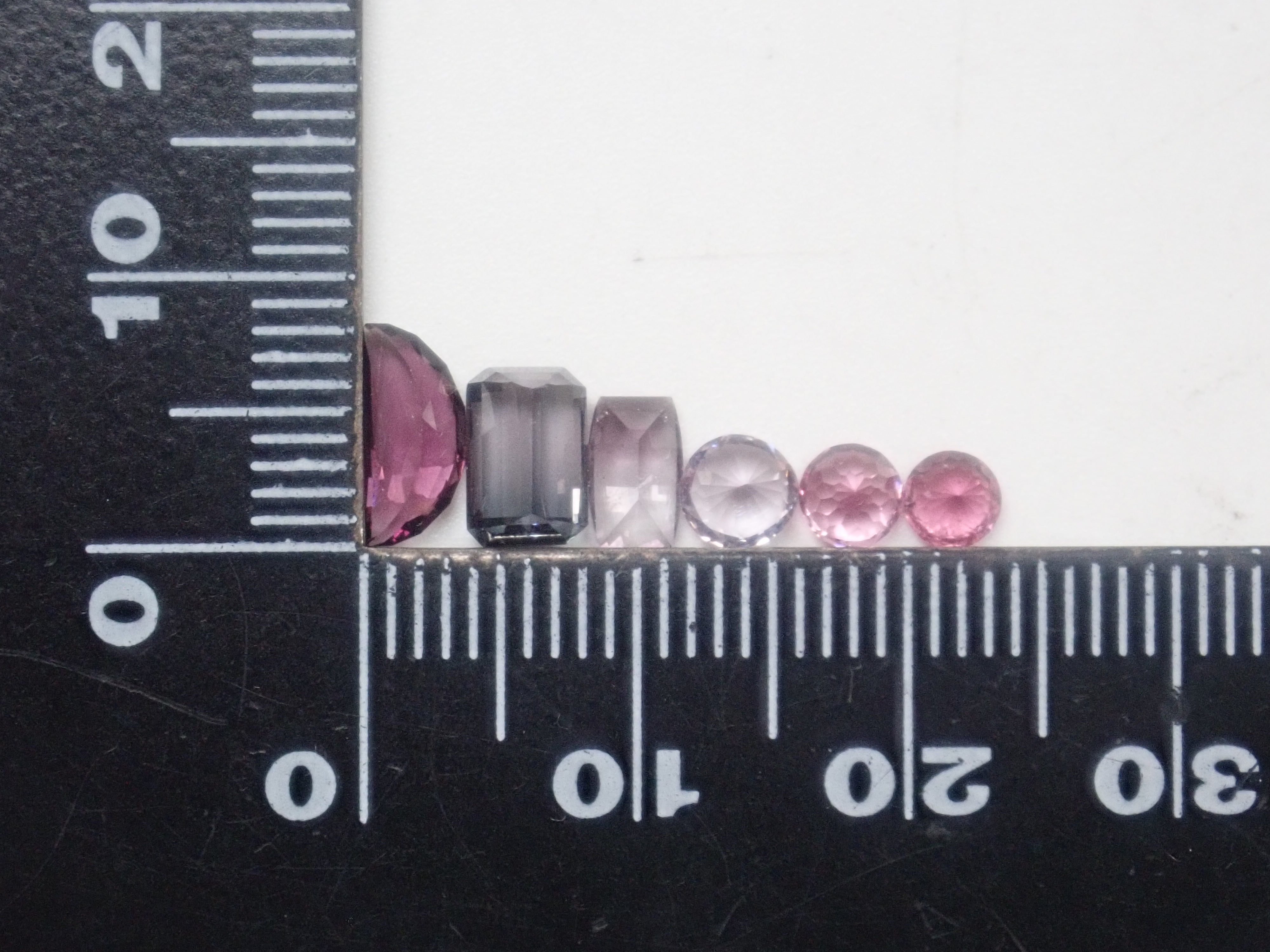 限定10石》バイカラースピネル1.17ctを含むスピネルガチャ 1石ルース