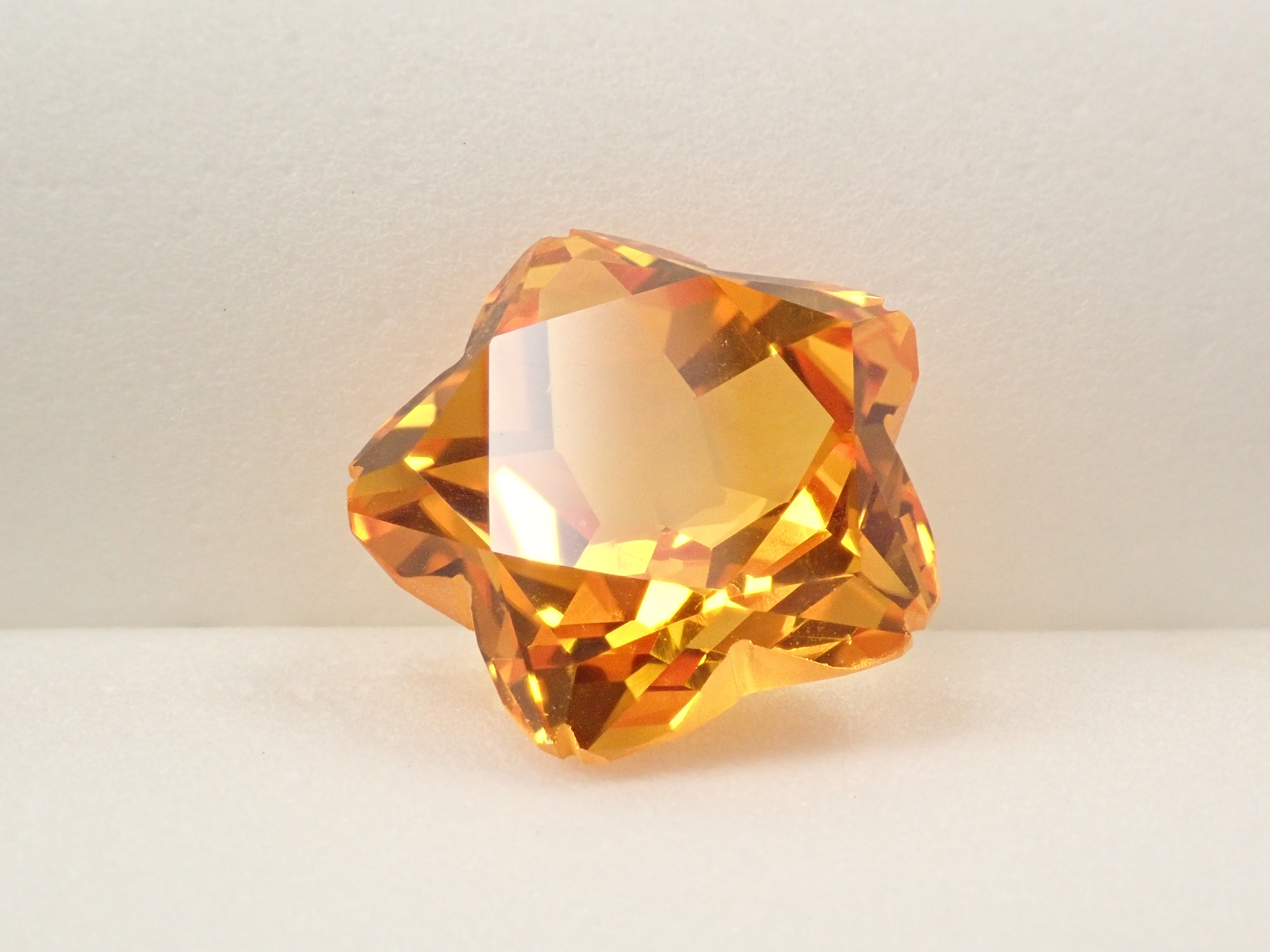 【12555394掲載】合成サファイア 10.411ctルース