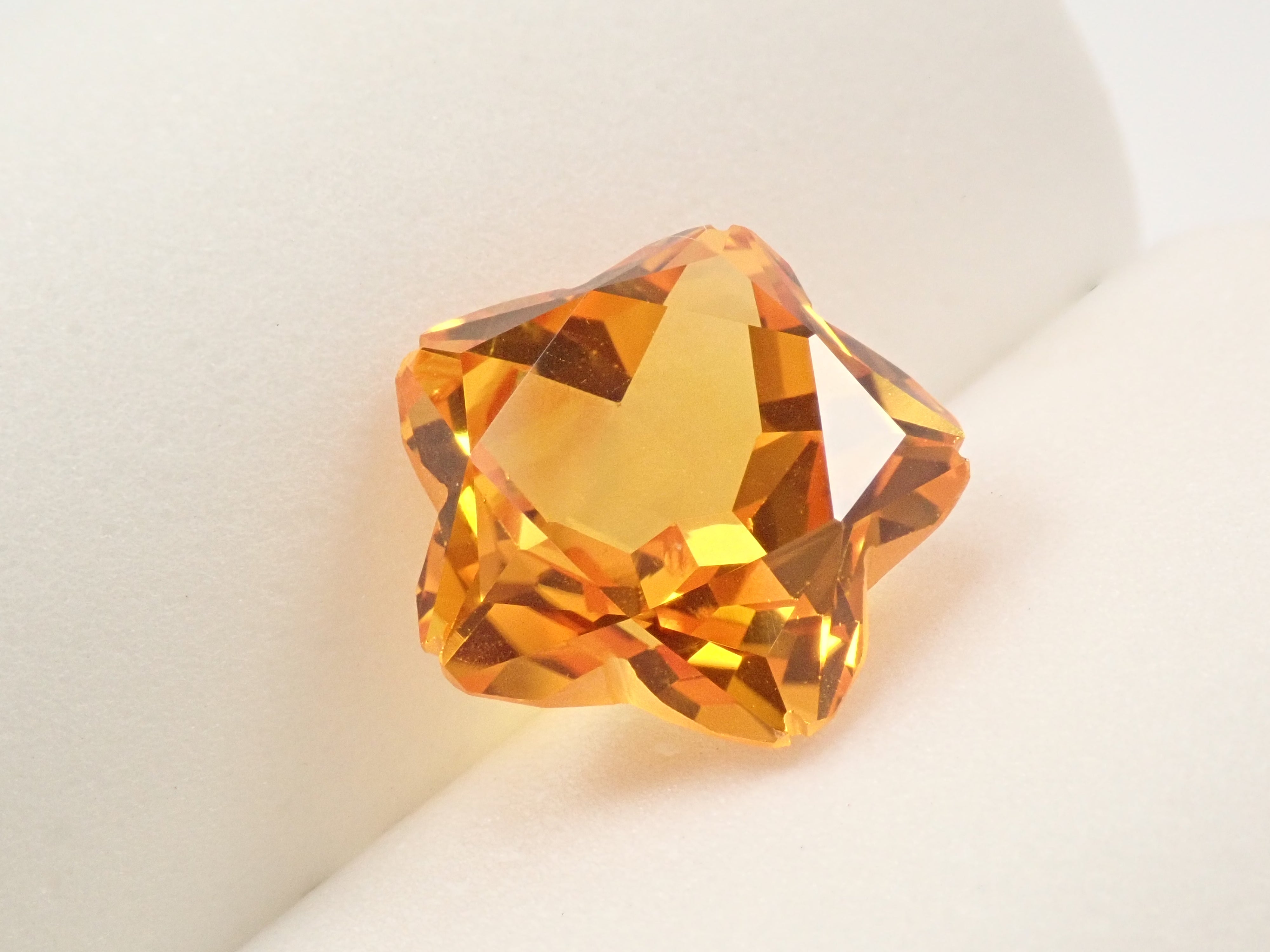 【12555394掲載】合成サファイア 10.411ctルース