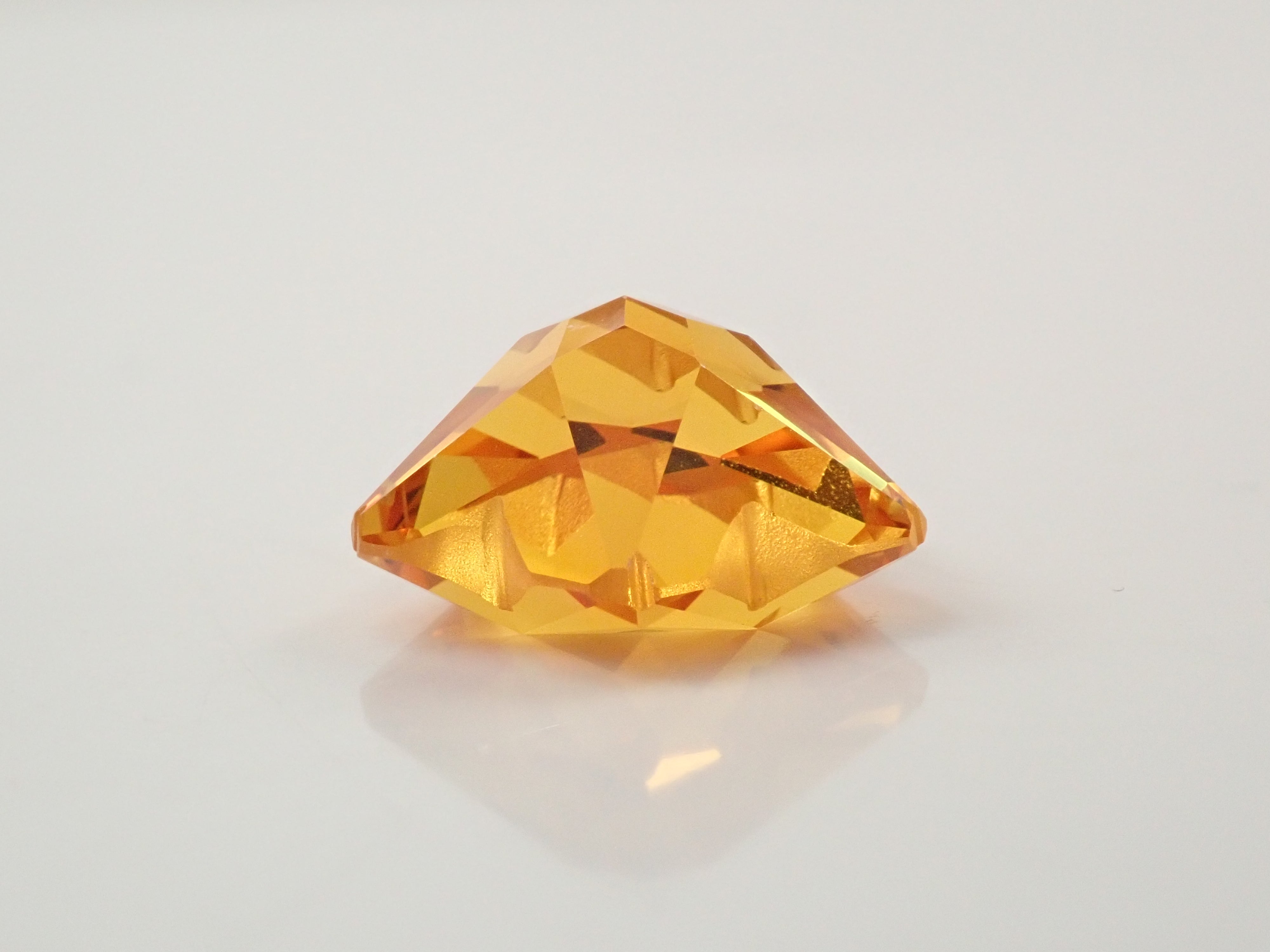 【12555394掲載】合成サファイア 10.411ctルース