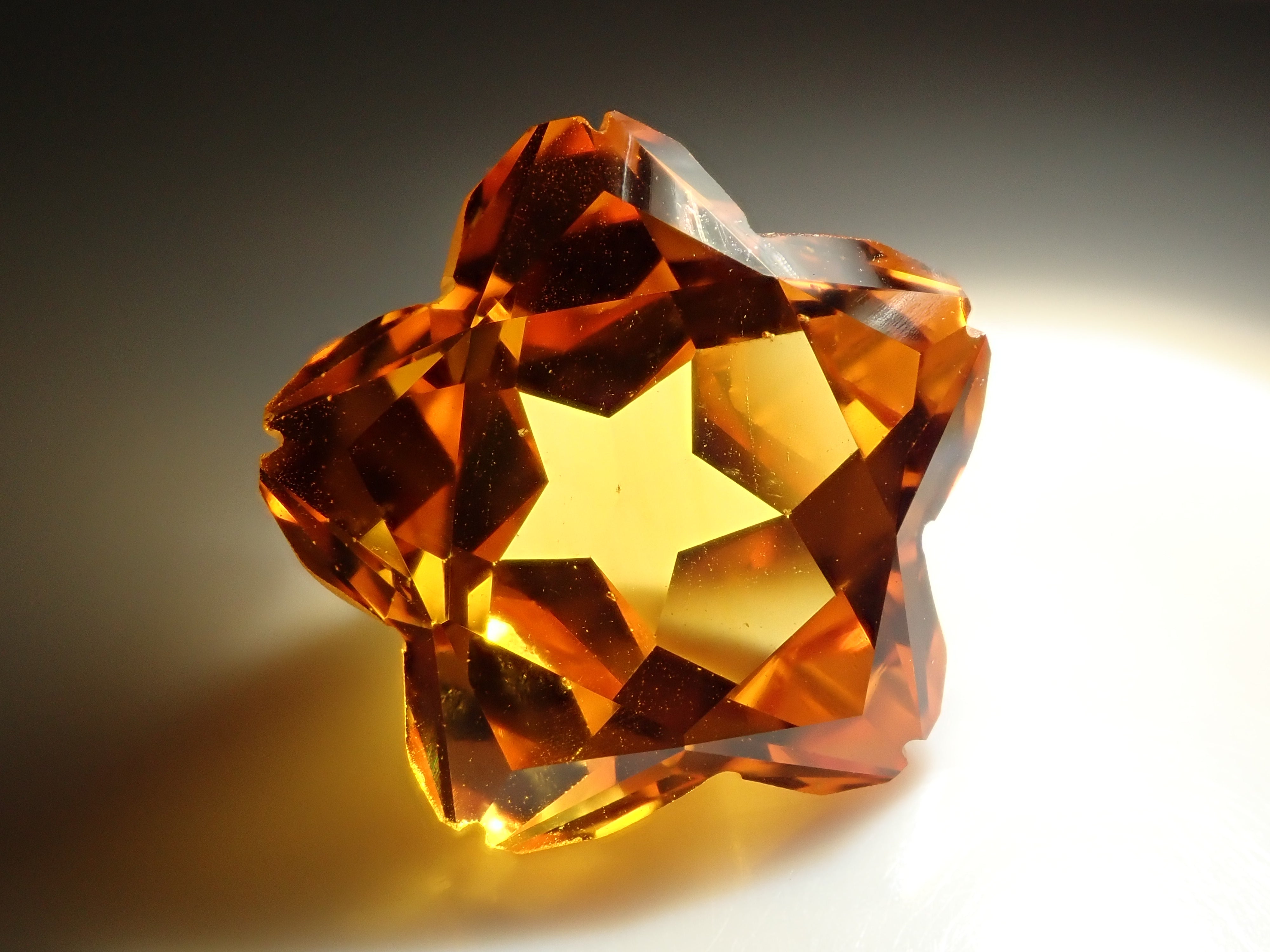 【12555394掲載】合成サファイア 10.411ctルース