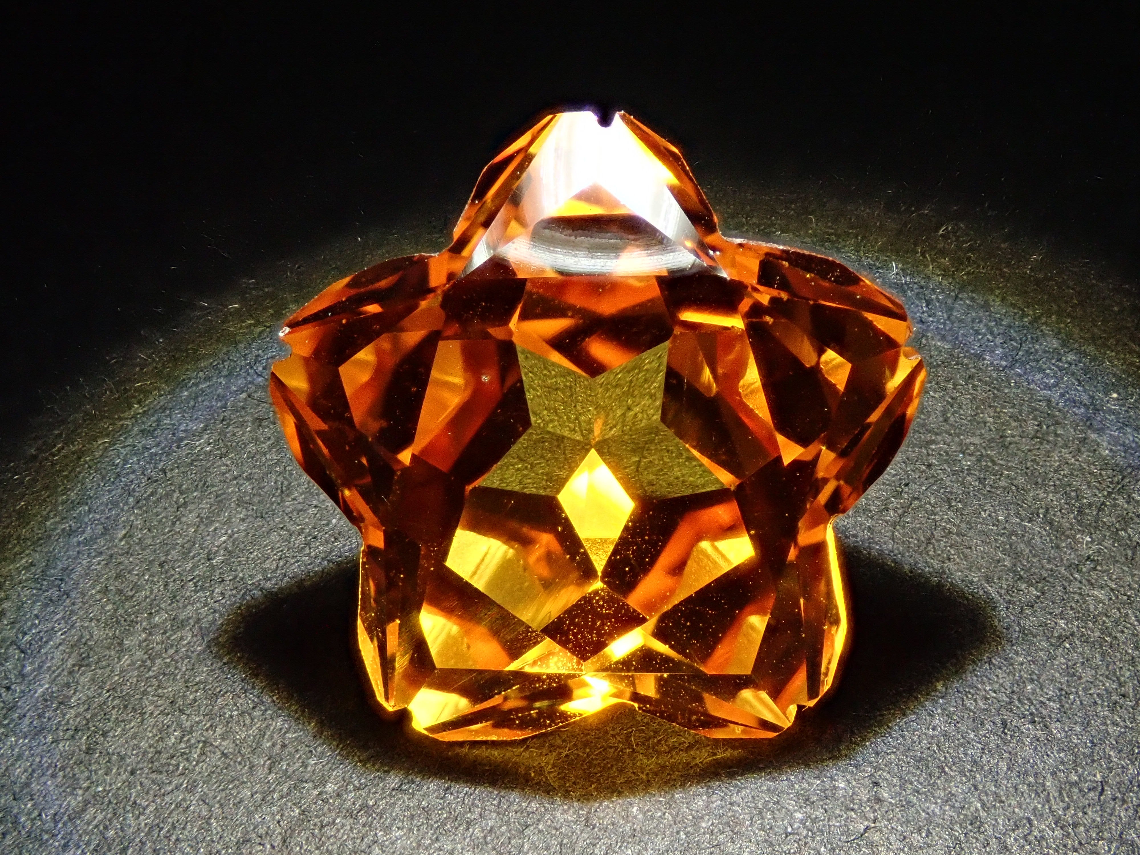 【12555394掲載】合成サファイア 10.411ctルース