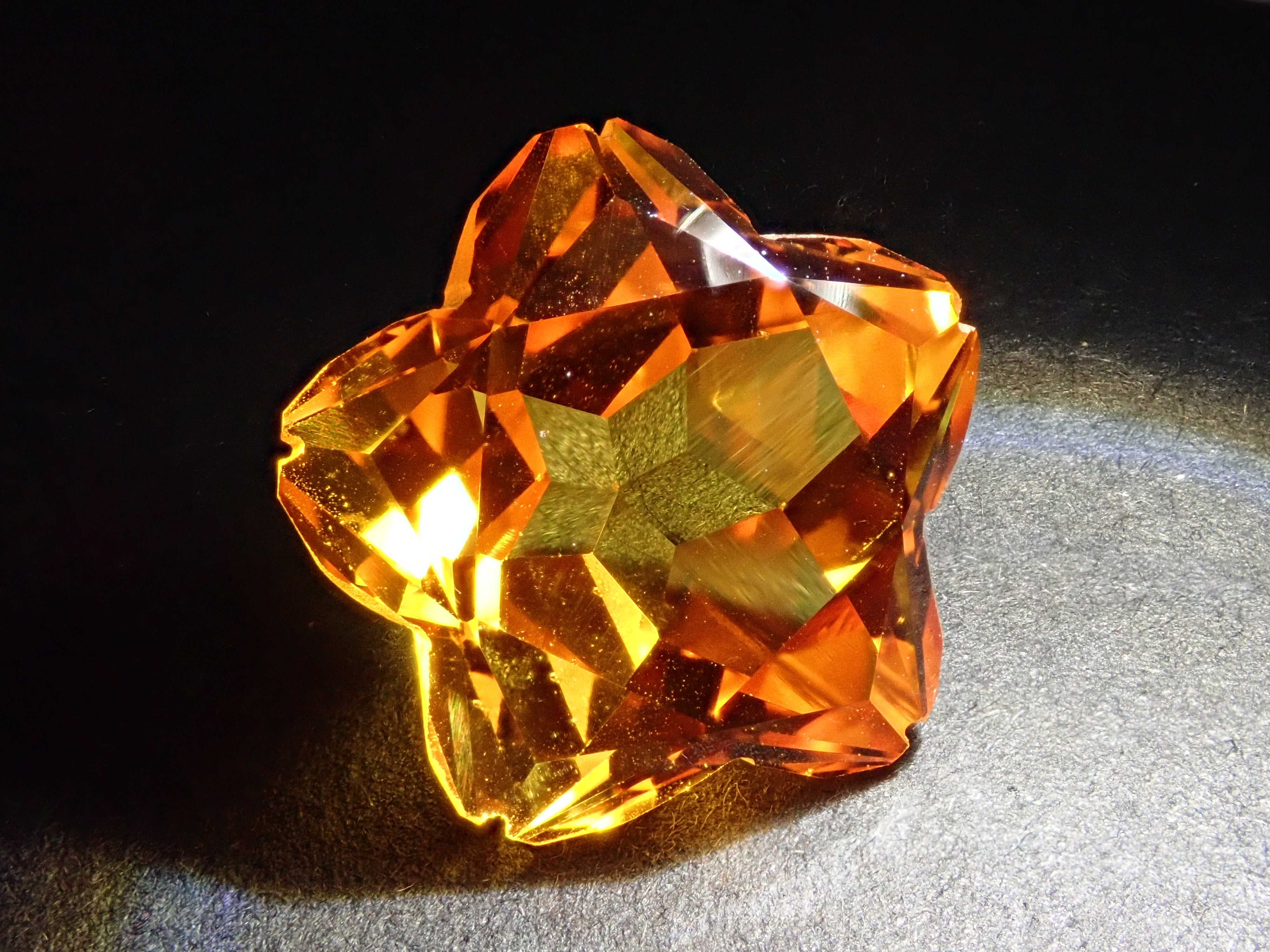 【12555394掲載】合成サファイア 10.411ctルース