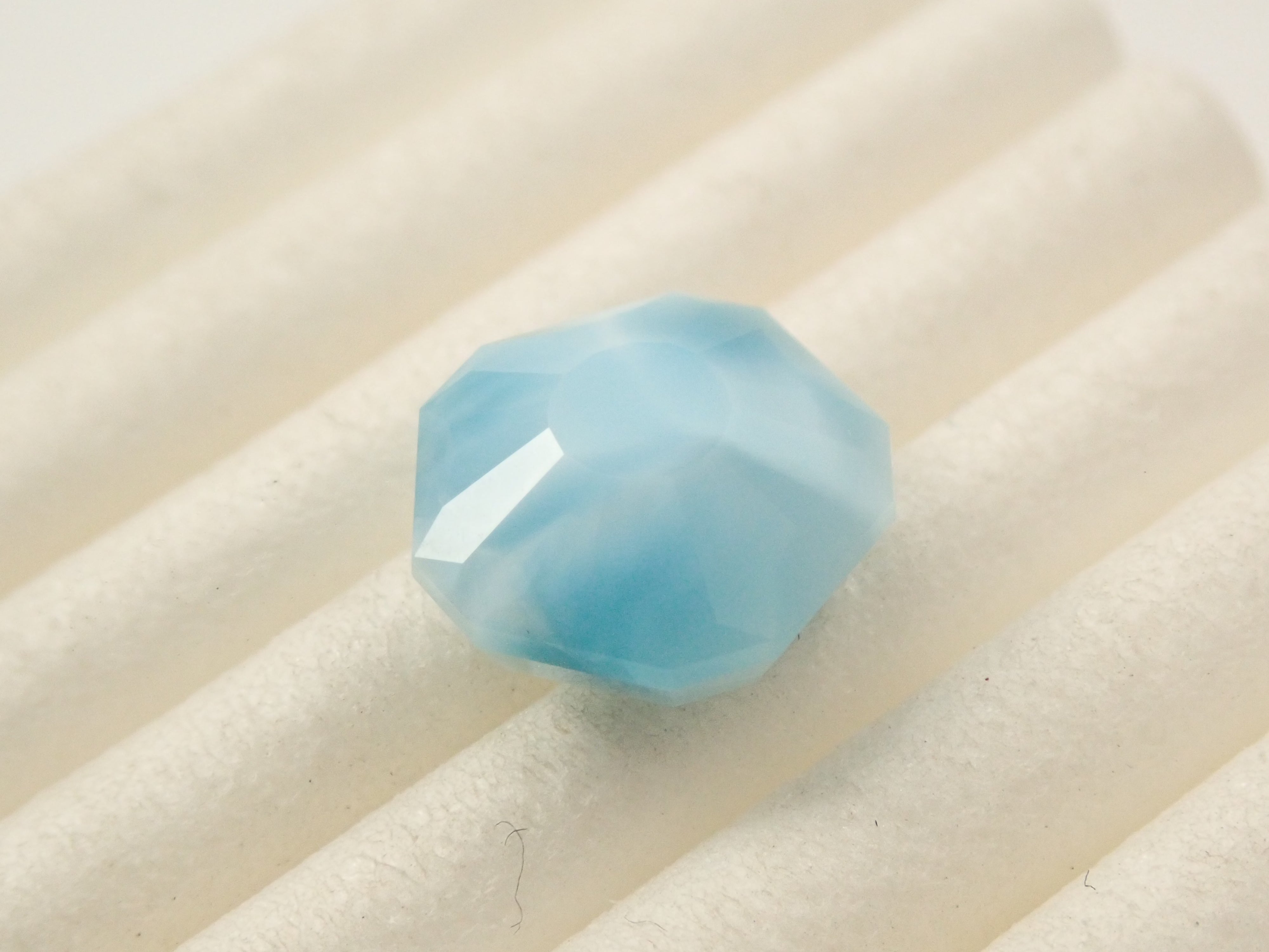 ドミニカ共和国産ラリマー 2.472ctルース