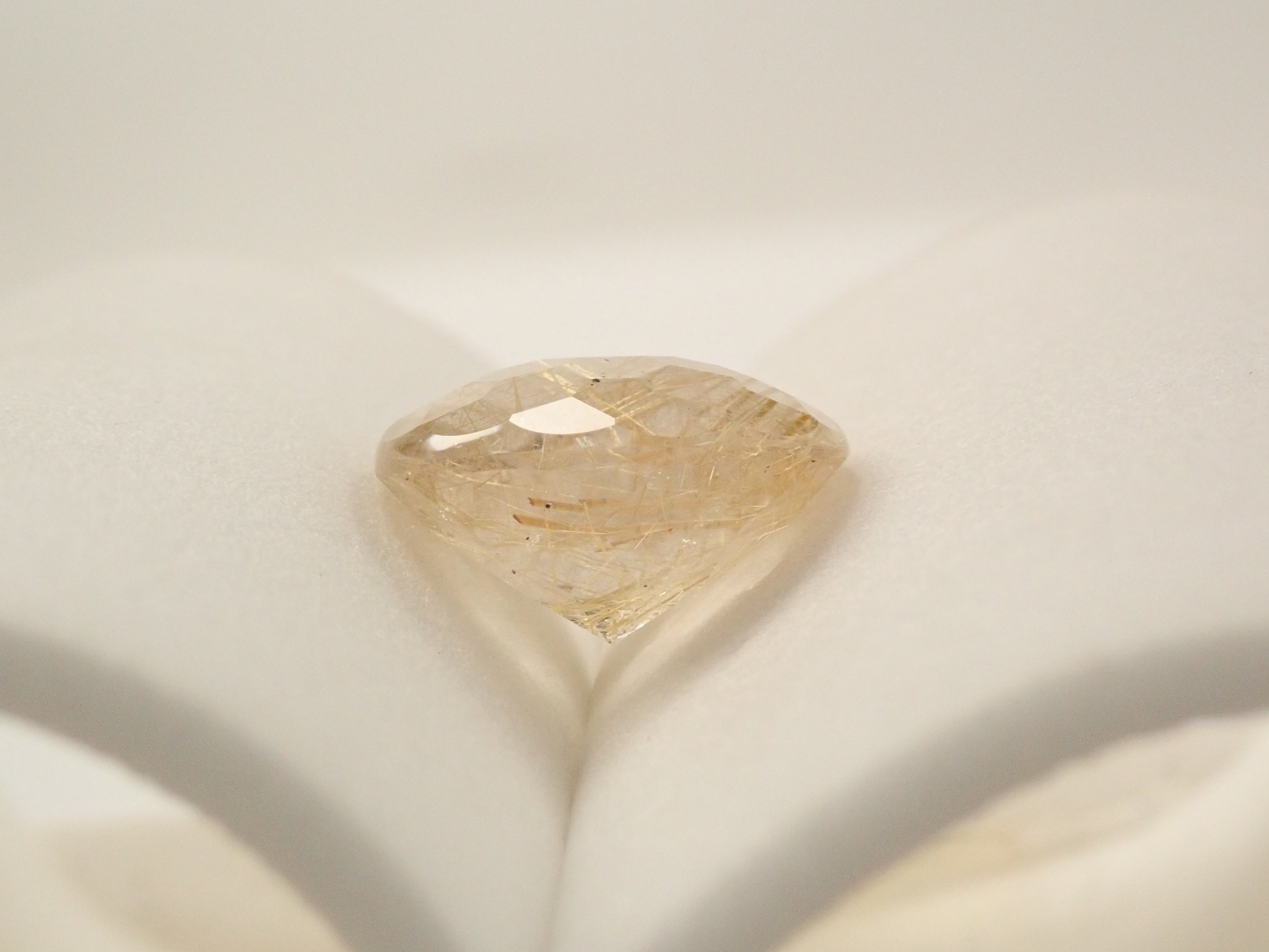 ブラジル産ルチルクォーツ（ルチルレイテッドクォーツ） 5.333ctルース