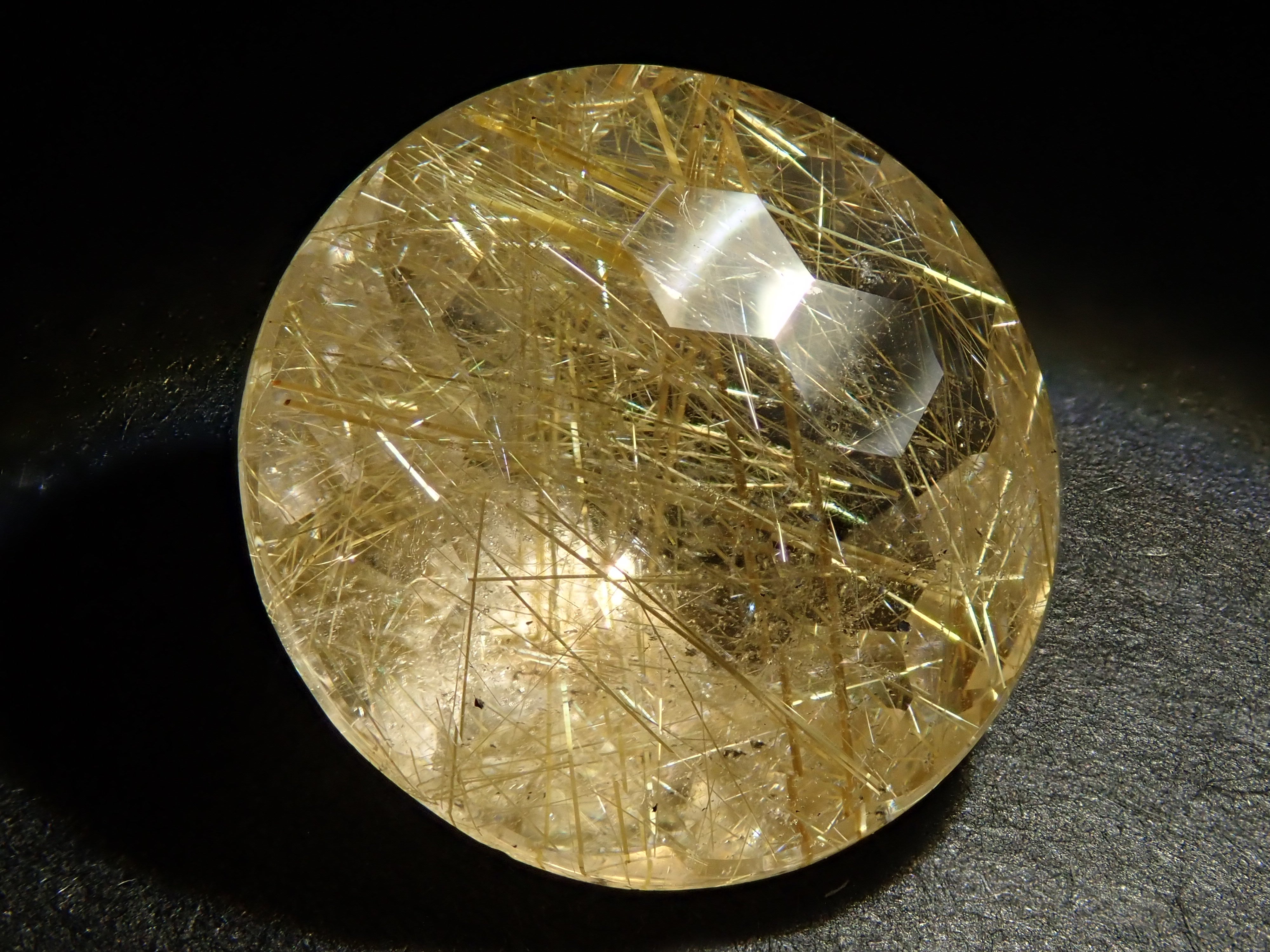 ブラジル産ルチルクォーツ（ルチルレイテッドクォーツ） 5.333ctルース