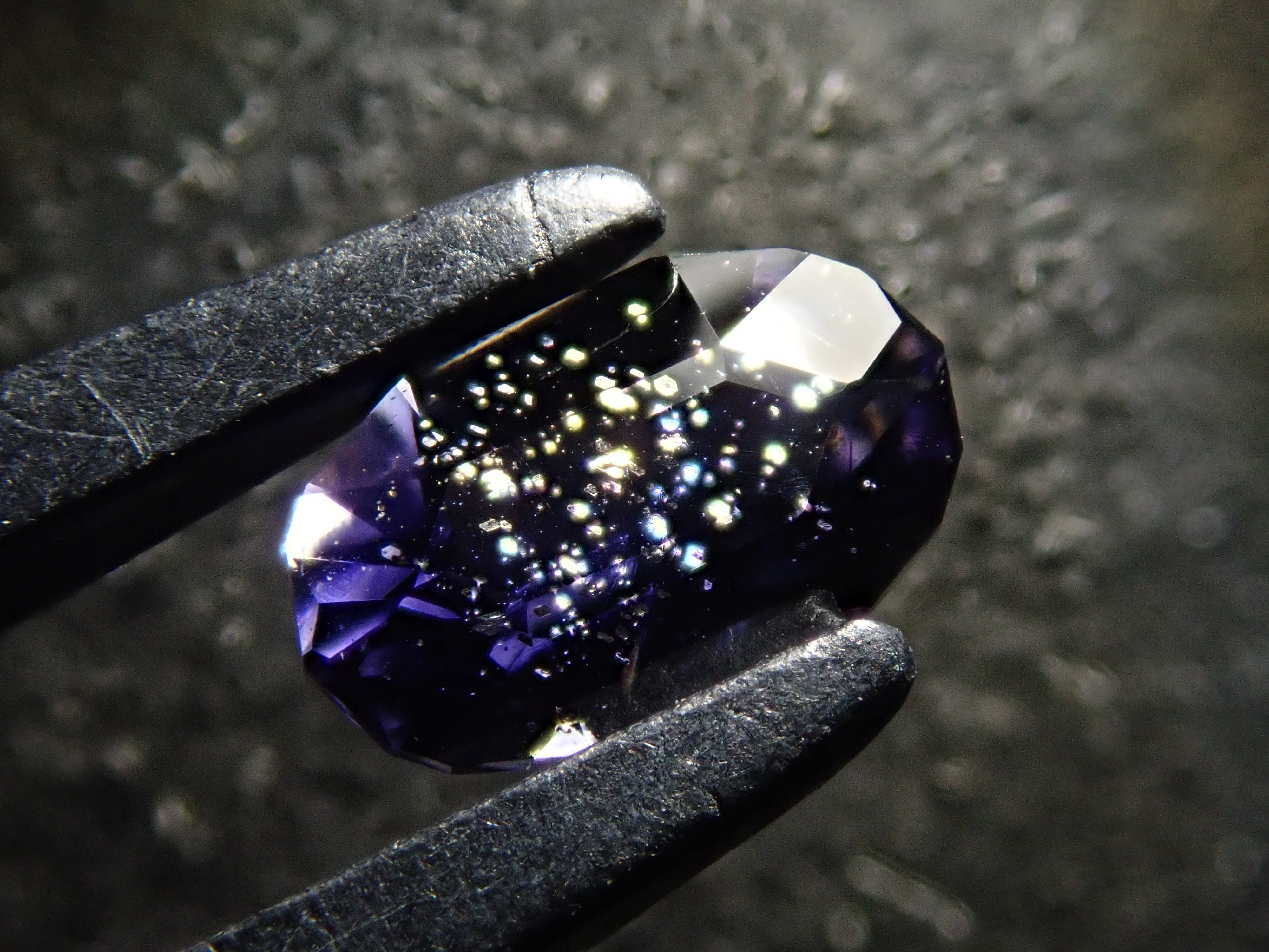 アイオライト♡アルーシャサンストーン共生♡ハート大サイズNo.869 アイオライトサンストーン(宝石名アベンチュリン・アイオライト