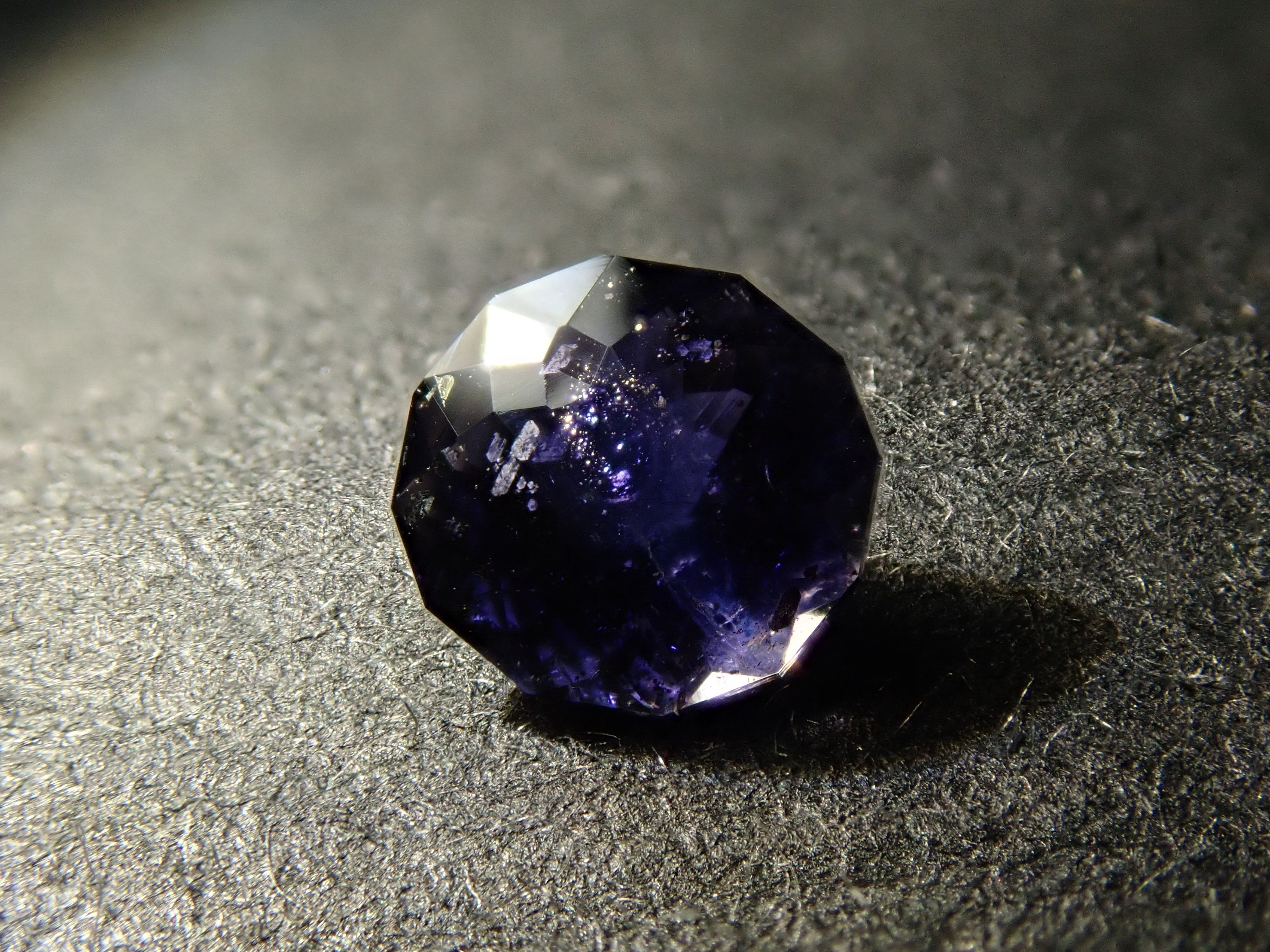 インド産アイオライトサンストーン 0.228ctルース