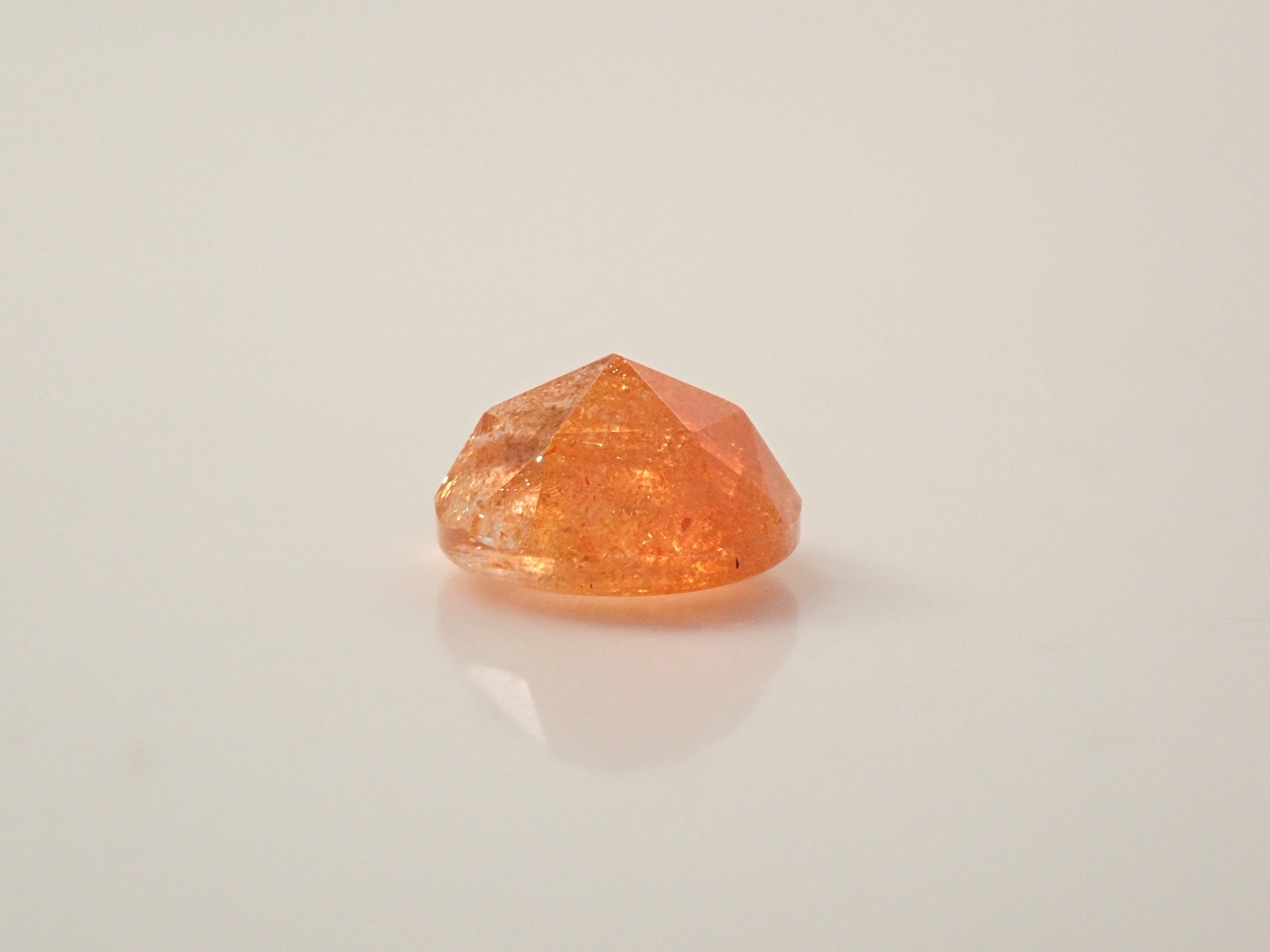 【11/10 22時販売】タンザニア産サンストーン（イリュージョンサンストーン） 6.3mm/0.911ctルース（ローズカット）