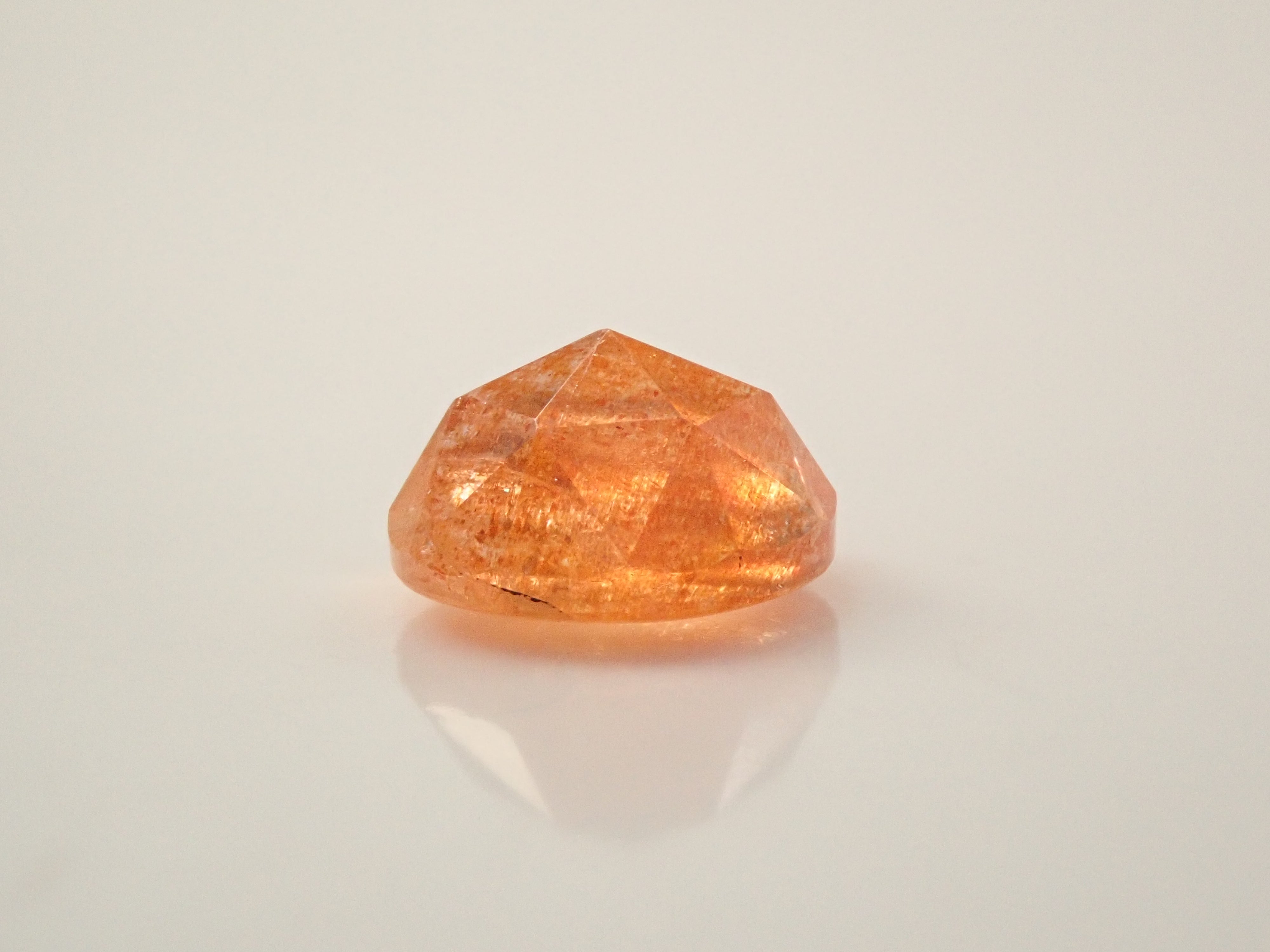 【11/10 22時販売】タンザニア産サンストーン（イリュージョンサンストーン） 6.3mm/0.911ctルース（ローズカット）